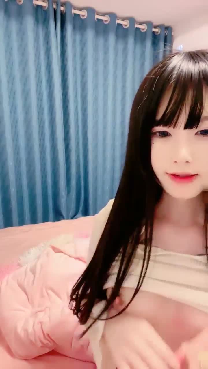 幼齿【兔纯】超漂亮~水晶鸡巴自慰~奶声奶气呻吟~受不了【25V】 (1)