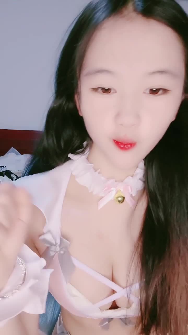可爱双马尾小妹妹【04小朋友】跳蛋猛震粉穴~骚舞抠B沐浴玩花活【11V】 (6)