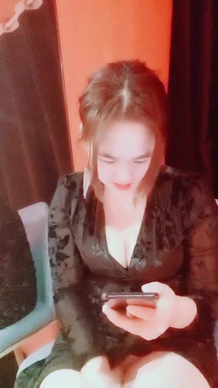 抖s女王【天蝎女皇】调教狗奴~!泥封绳吊鞭打~狗笼滴蜡~舔圣水【39v】 (14)