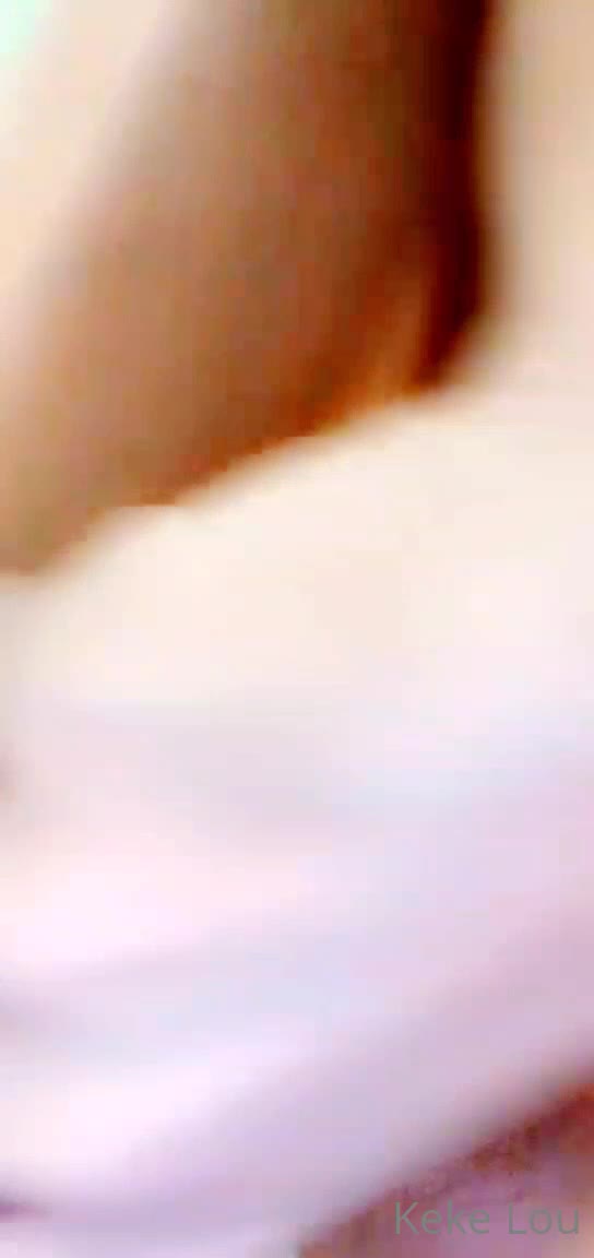 【自整理】练过瑜伽的软体骚母狗逼脸脚同框，用力掰开骚逼让你看个够，大鸡巴都立正了【471V】 (161)