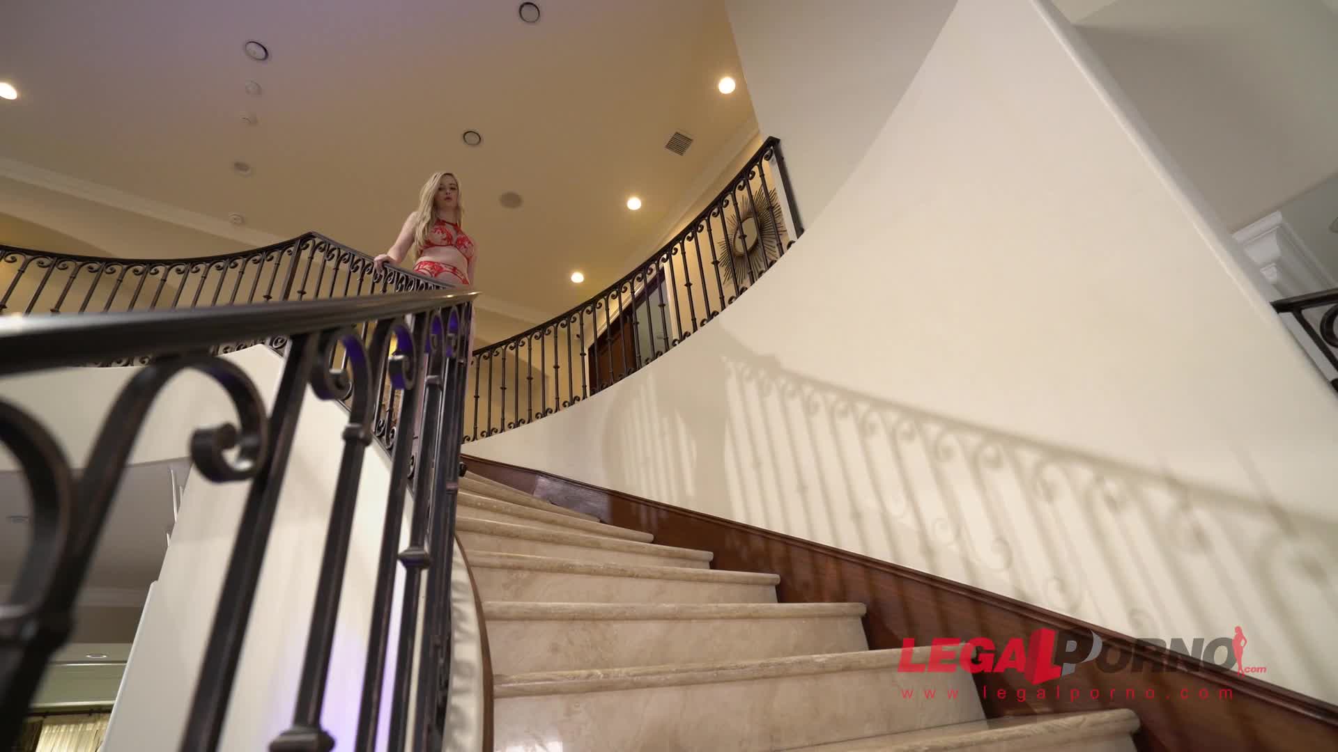Lexi Lore back again with lots of Airtight DVP Gapes AA061 fhd [自译征用]