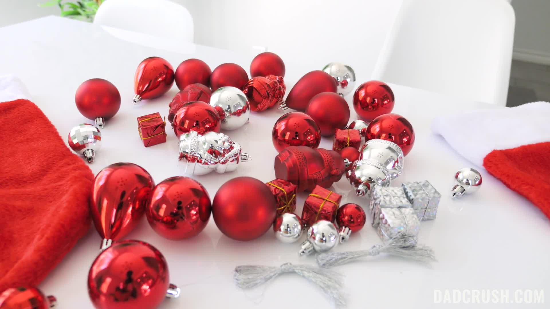 DadCrush.23.12.12 Unwrap Me for Christmas