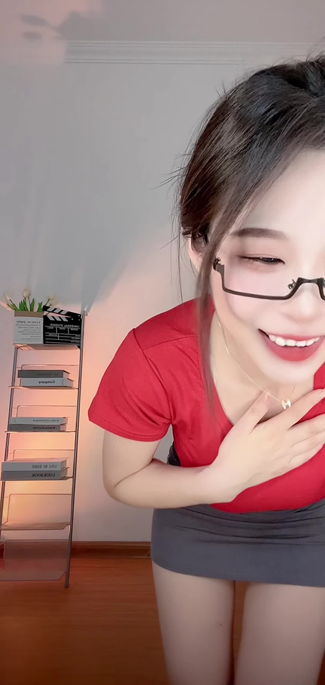 然美儿 抖起来了 热舞