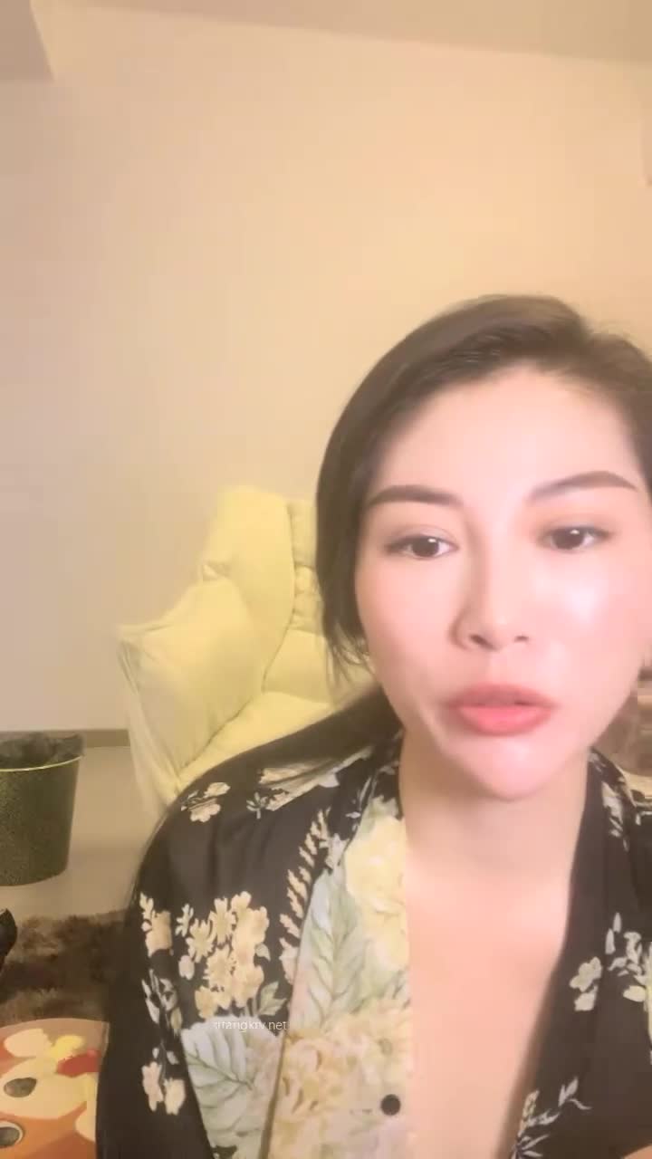 1 (10)