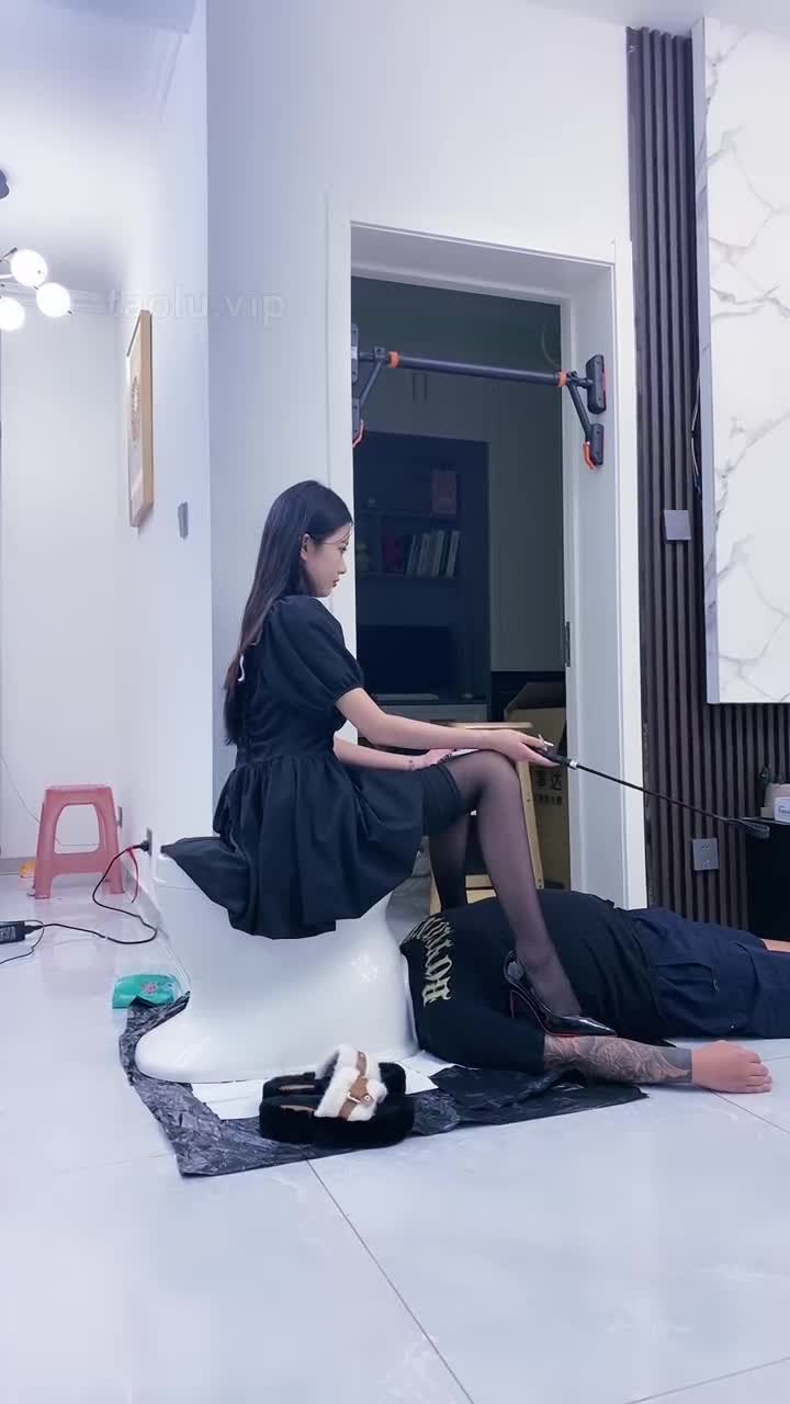 1 (10)