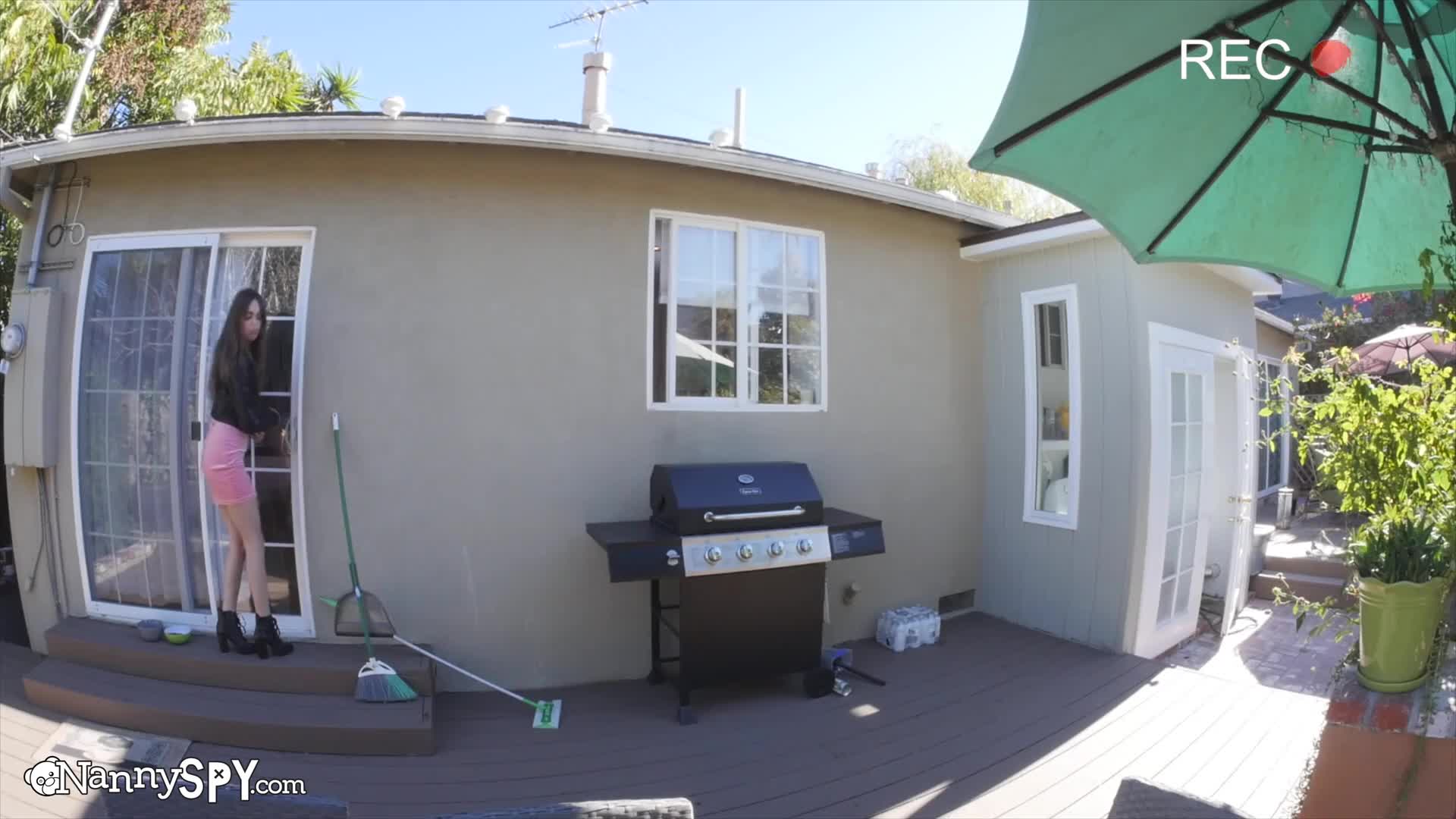 2018.01.16.NannySpy.Dad Discovers Nanny’s Hidden Bush