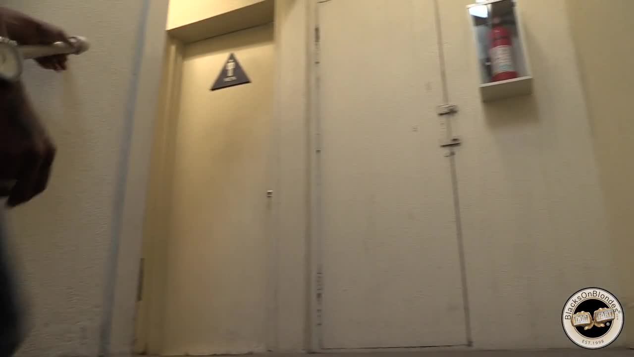 2014.02.27.DogFart.BlacksOnBlondes