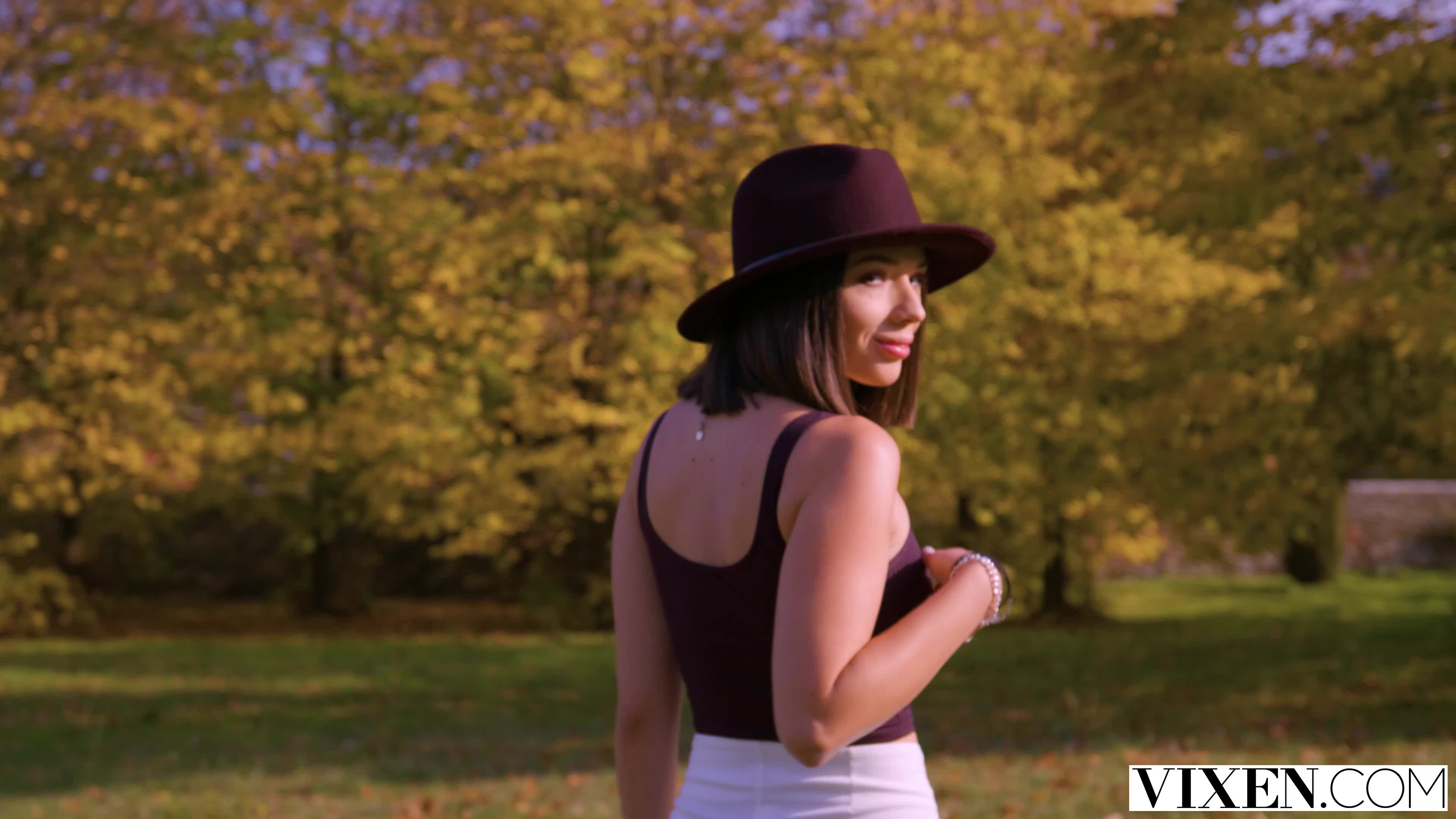 2022.02.25 Eve Sweet - Side Hustle (103202)