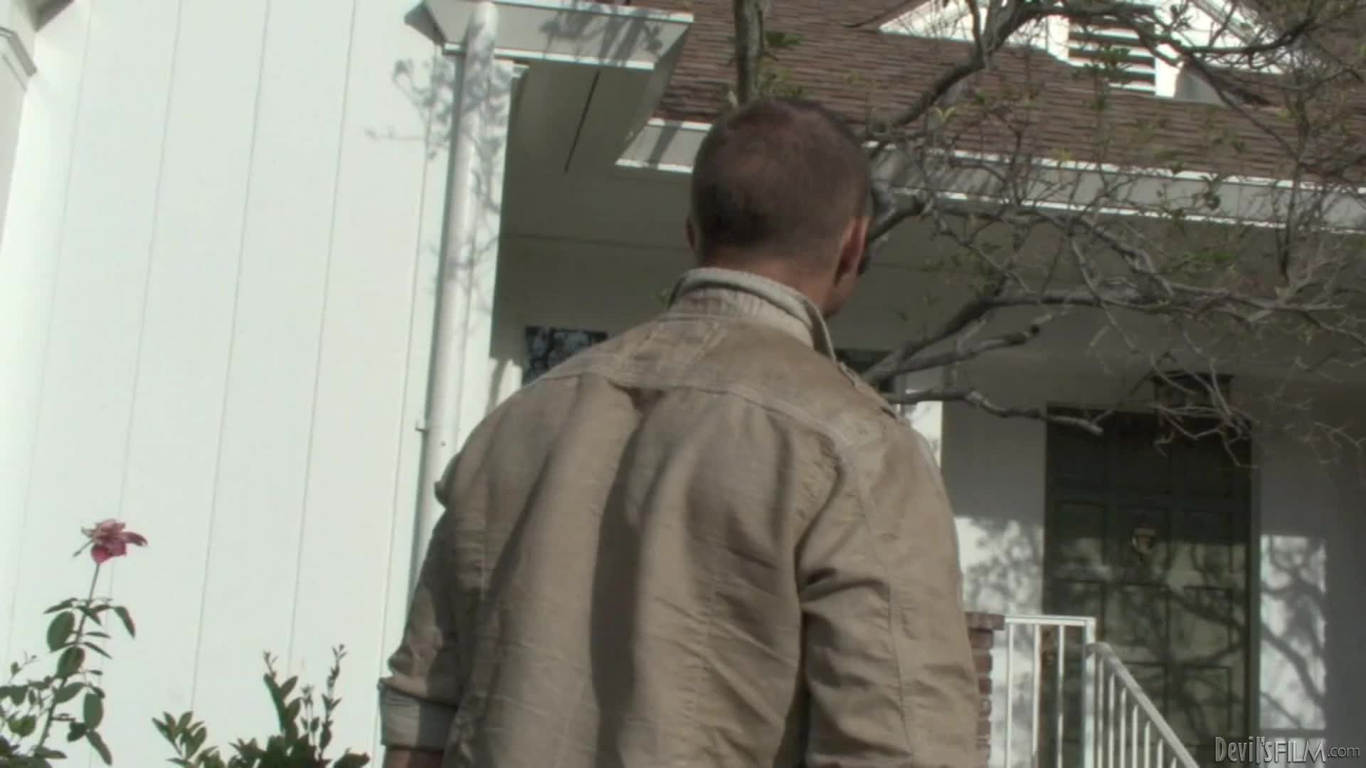 2048.cc -narcos-dfm-12-01-26-brittany-st-jordan-transsexual-prostitutes-68-1080p