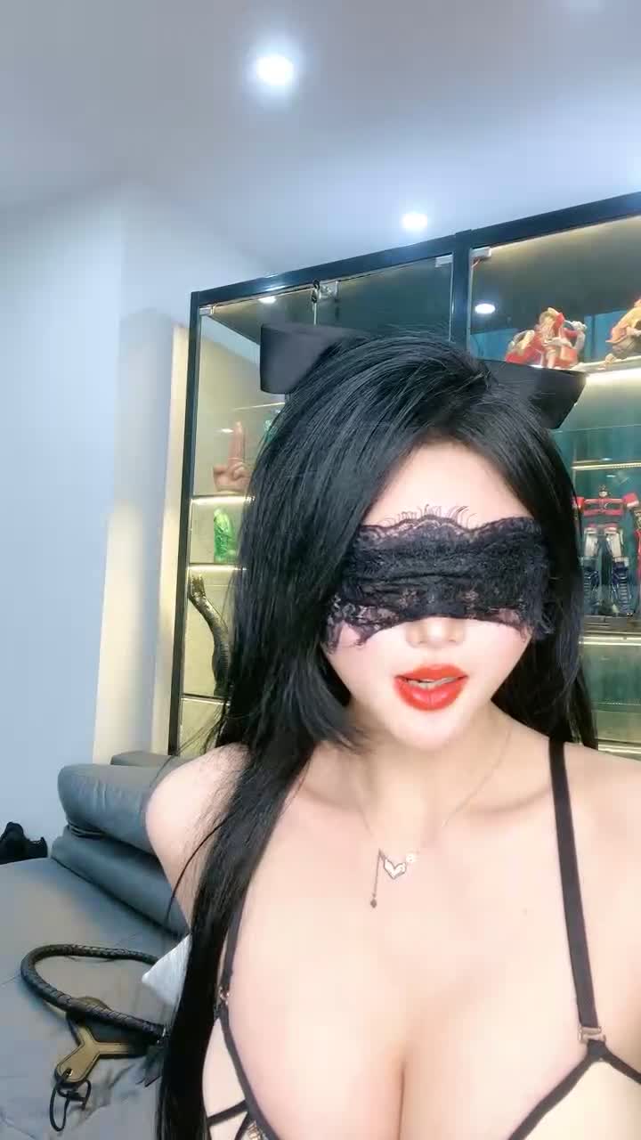 1 (18)
