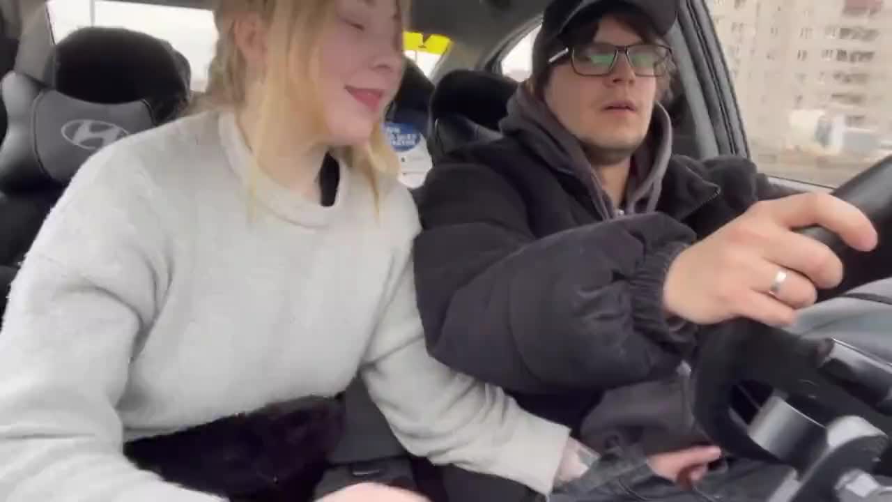 0043 - She sucked me off while we were waiting for the order in the auto McD (641fe0a8e8c0d)