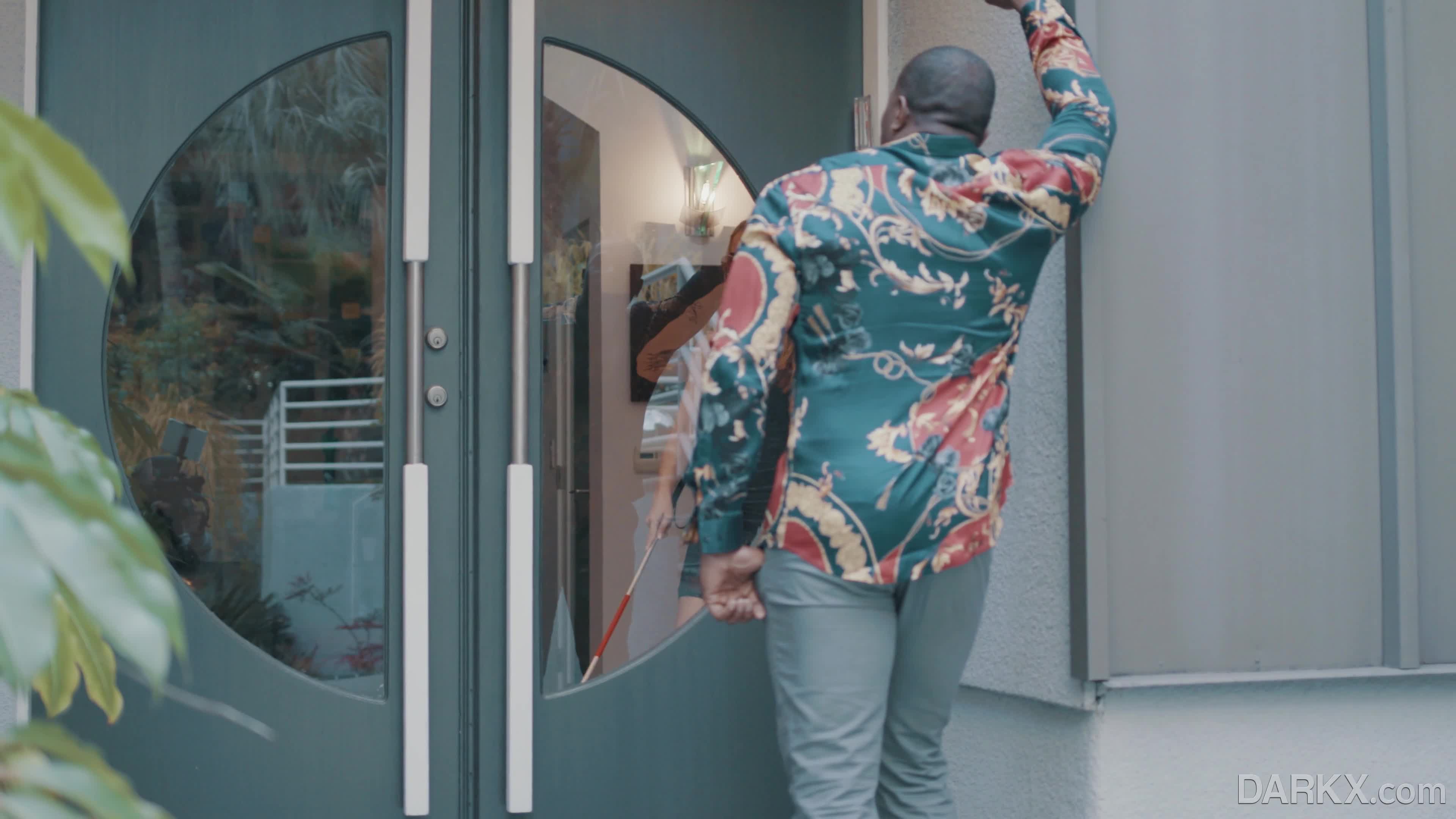 darkx.19.04.18.sarah.vandella.feel.me.see.me.4k