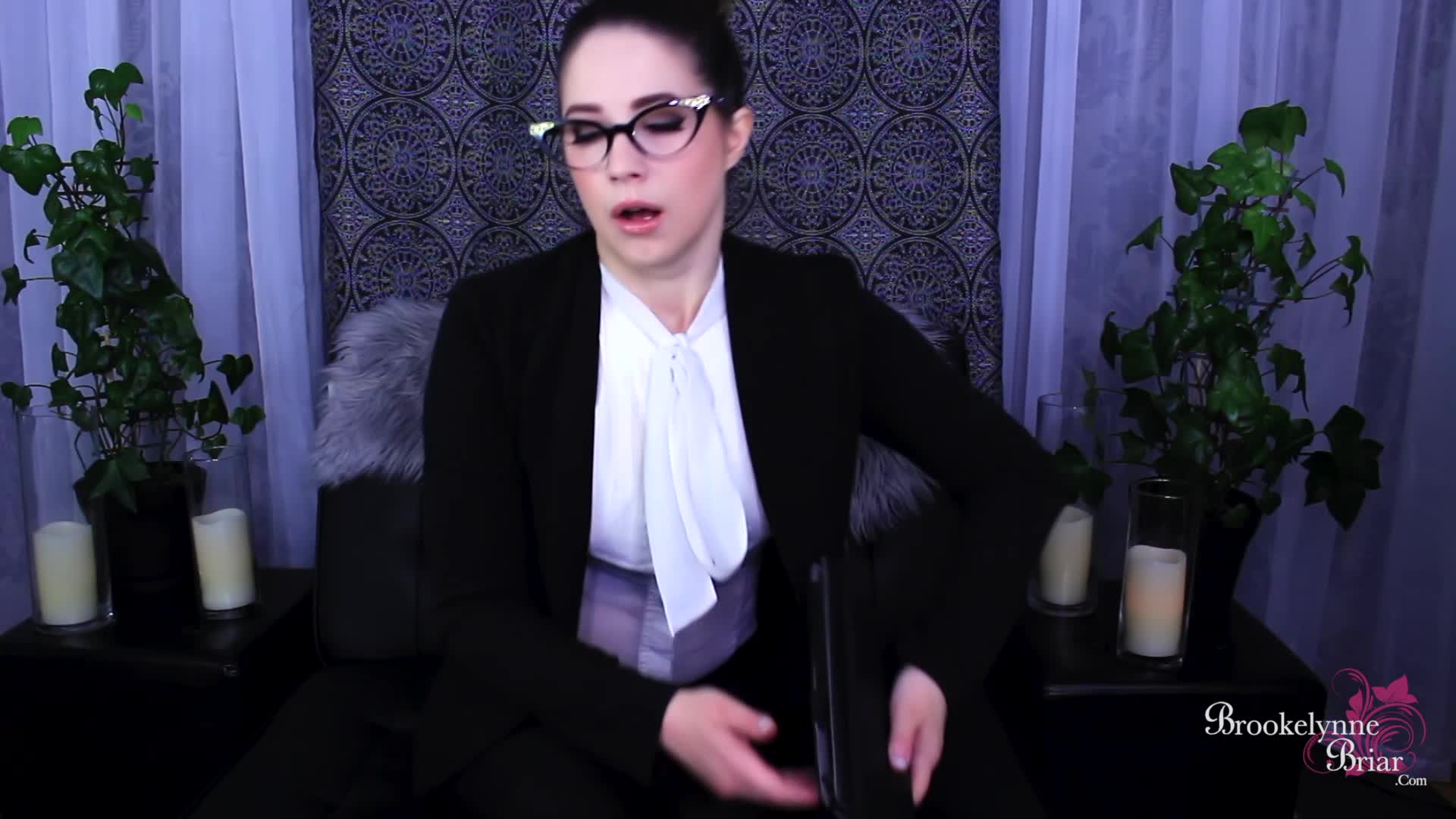 brookelynnebriar.21.05.03.power.boss.ass.worship.and.joi