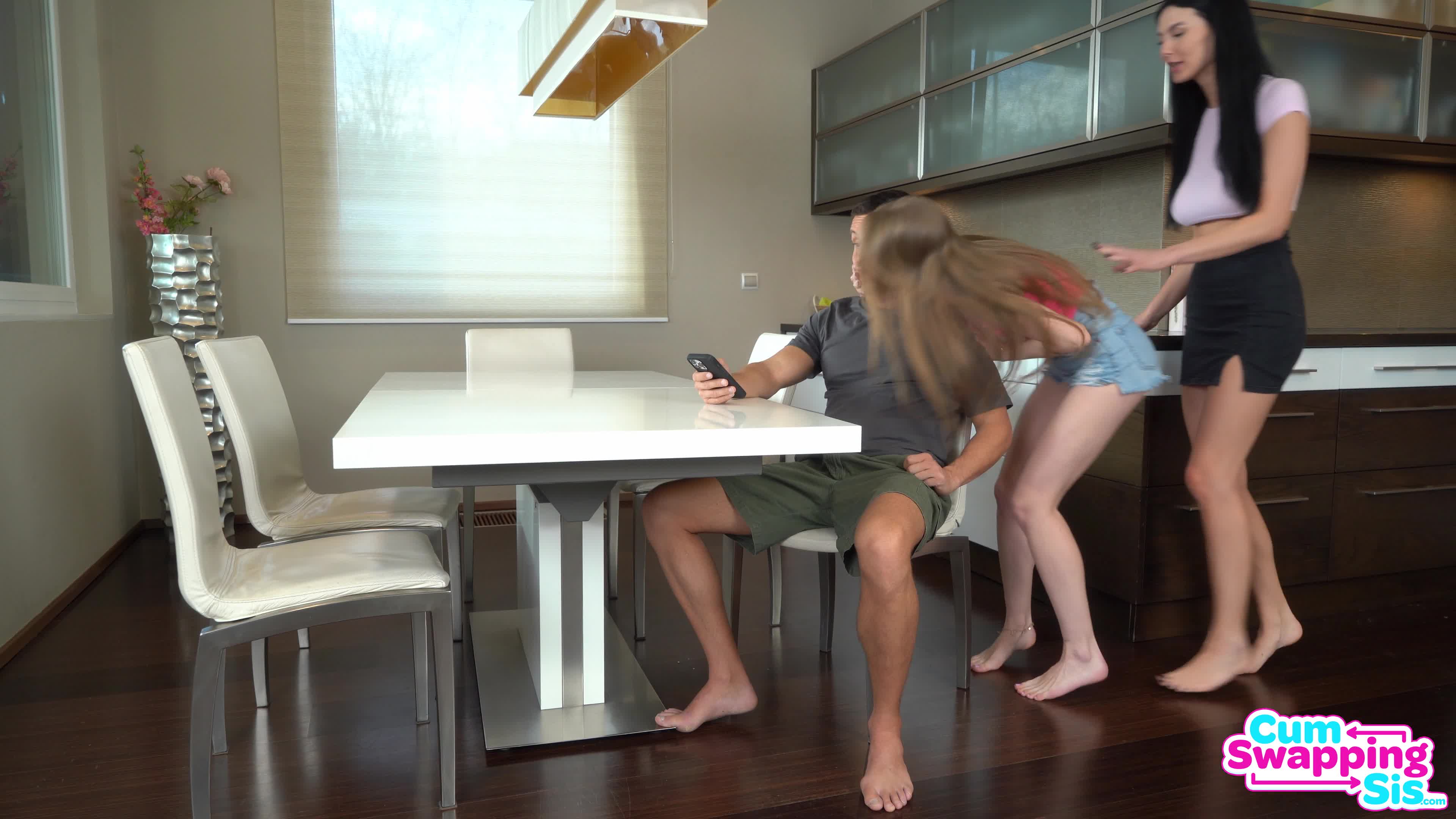 cumswappingsis.23.07.24.simon.kitty.and.tiffany.tatum.4k