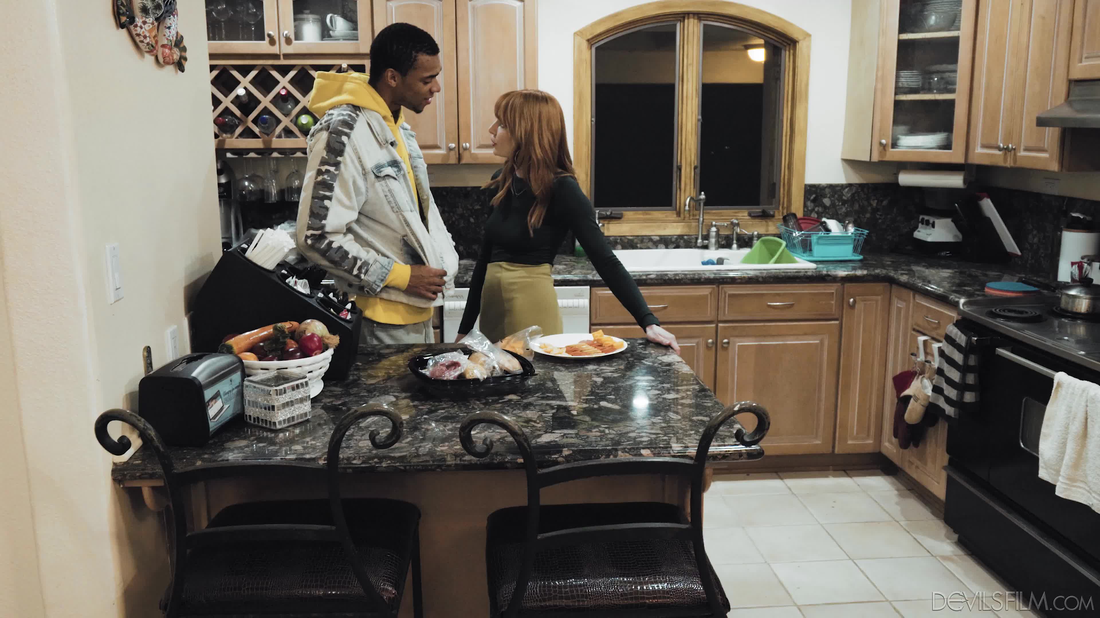 narcos-dvf-21-06-21-lacy-lennon-wife-swap-schemes-2160p