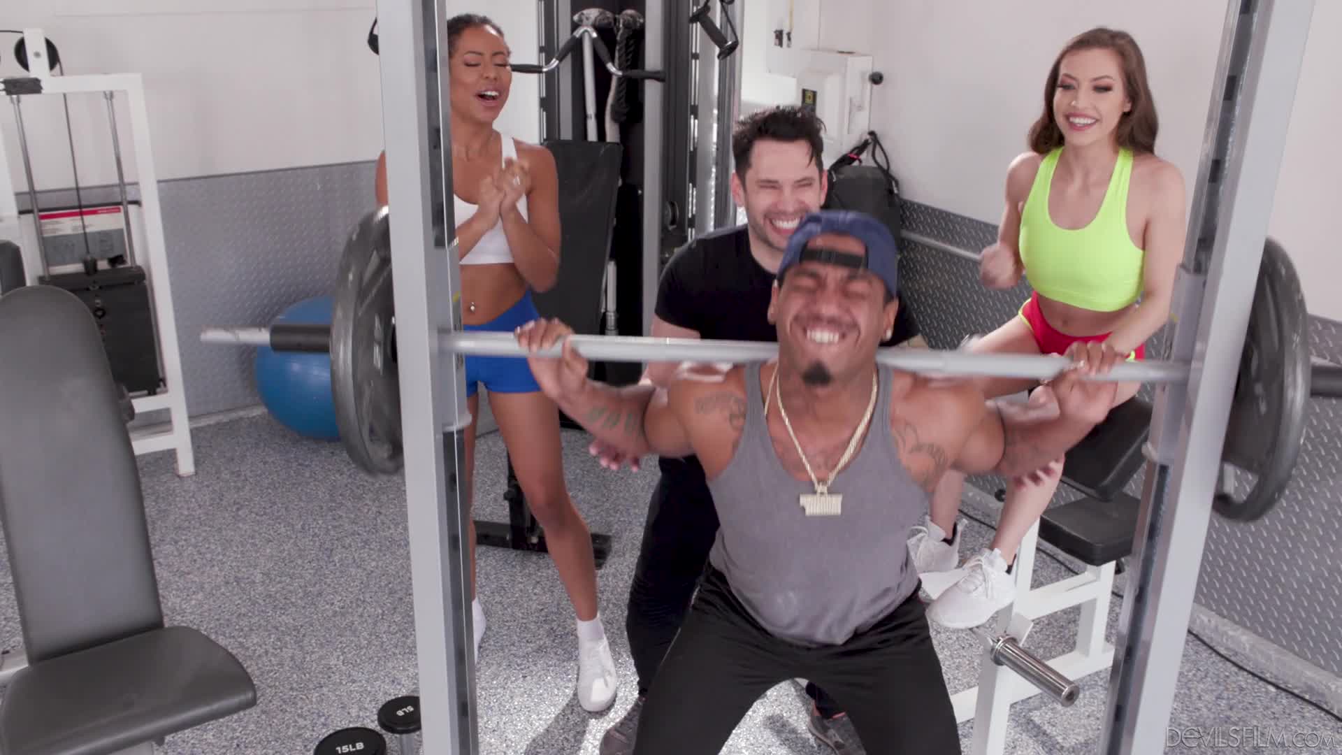 narcos-dvf-22-03-19-kira-noir-wife-swap-schemes-2-1080p