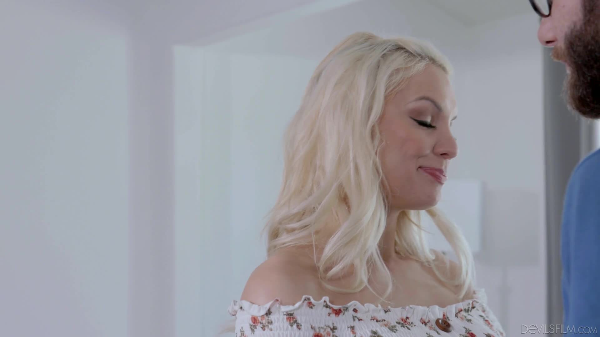 devilsfilm.19.10.19.kenzie.taylor.move.in.me