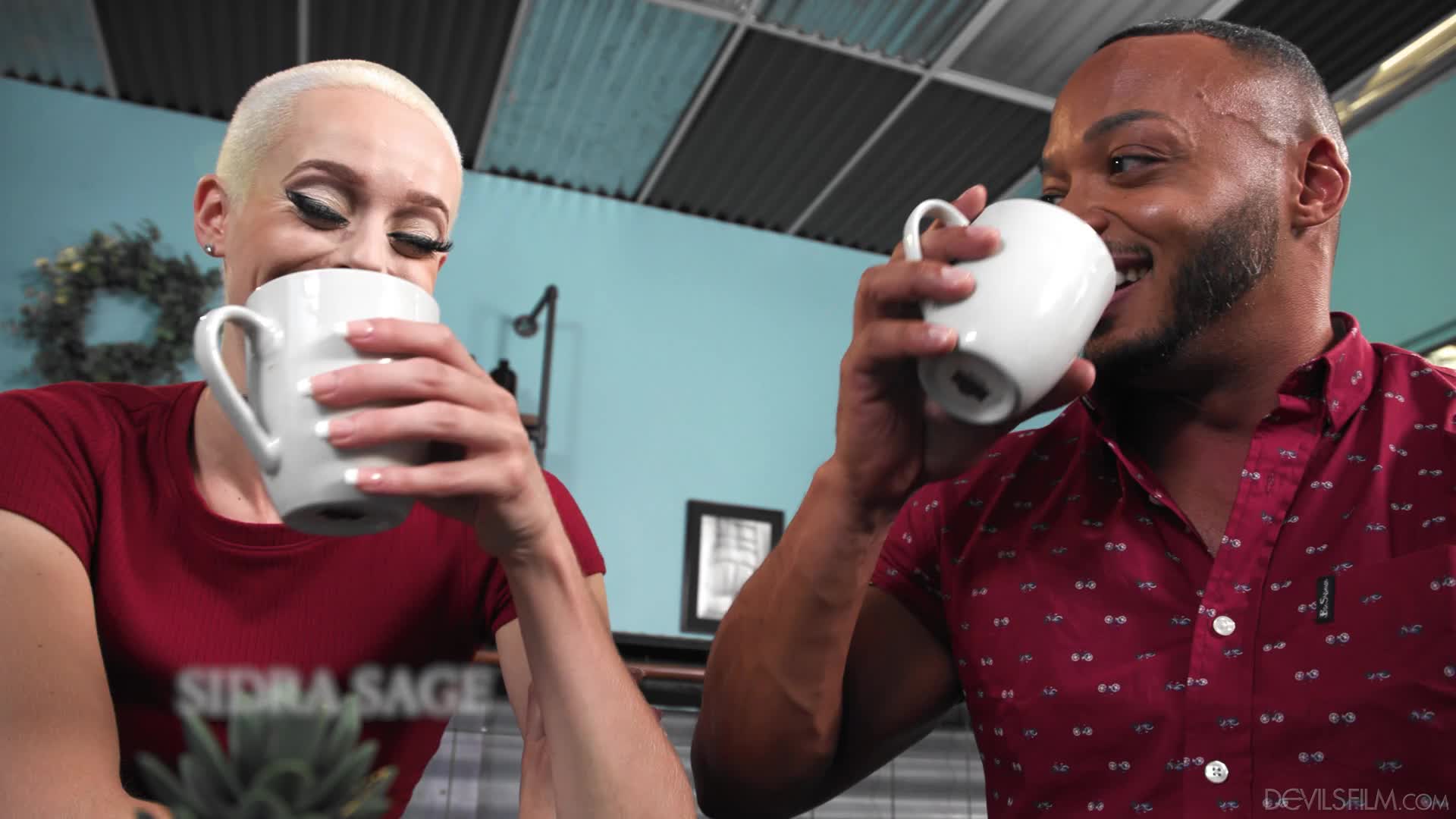 narcos-dfm-20-12-01-izzy-wilde-menage-a-trans-6-1080p