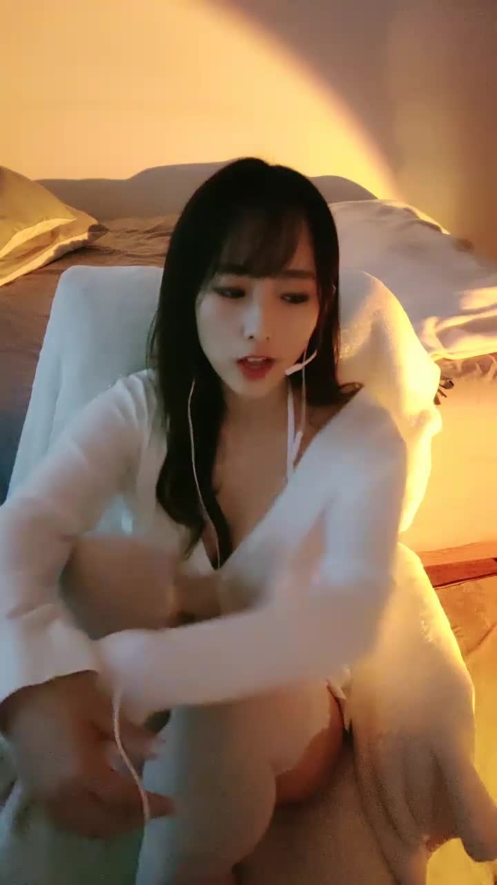 1 (10)