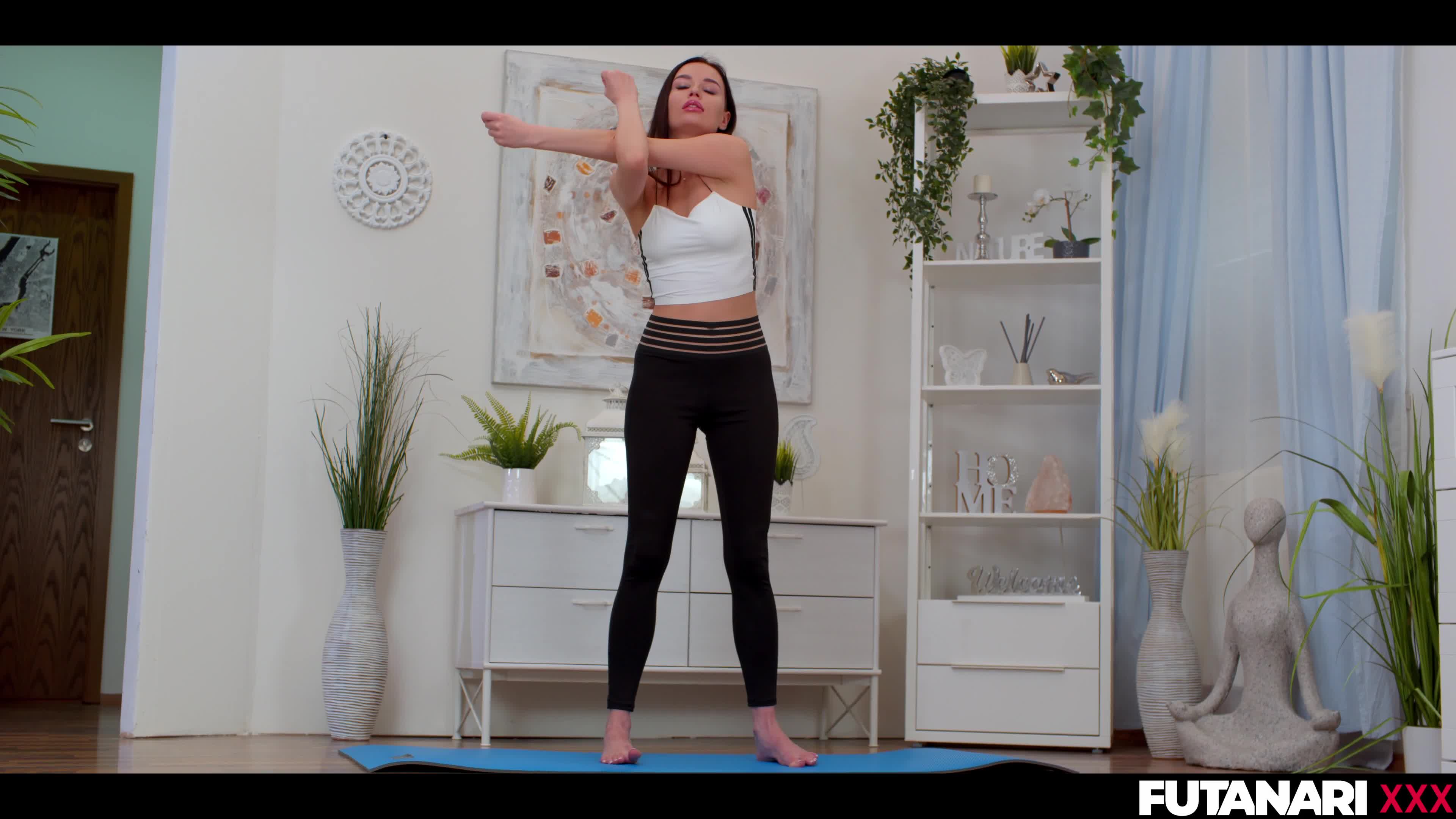 futanari.22.07.09.milena.ray.horny.yoga.4k