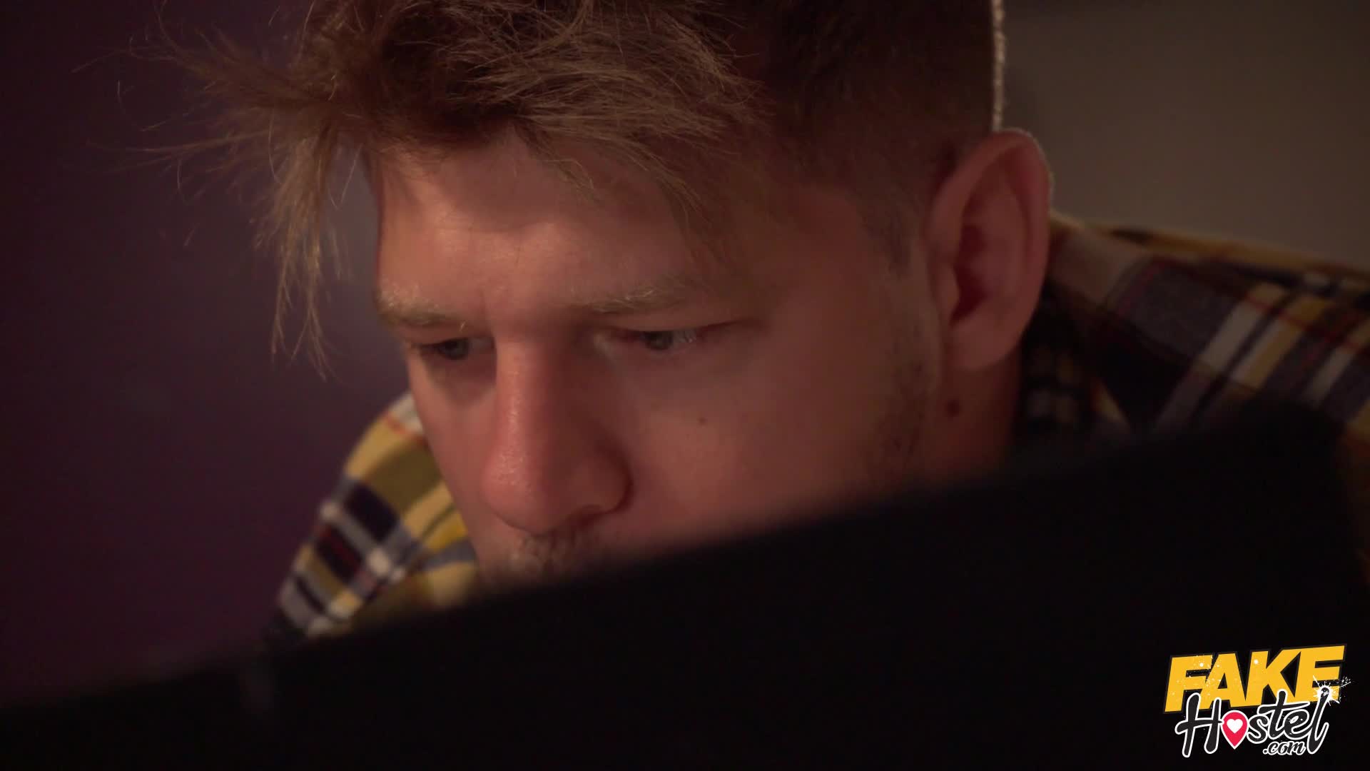 fakehostel.21.02.19.jennifer.mendez.and.lenna.ross