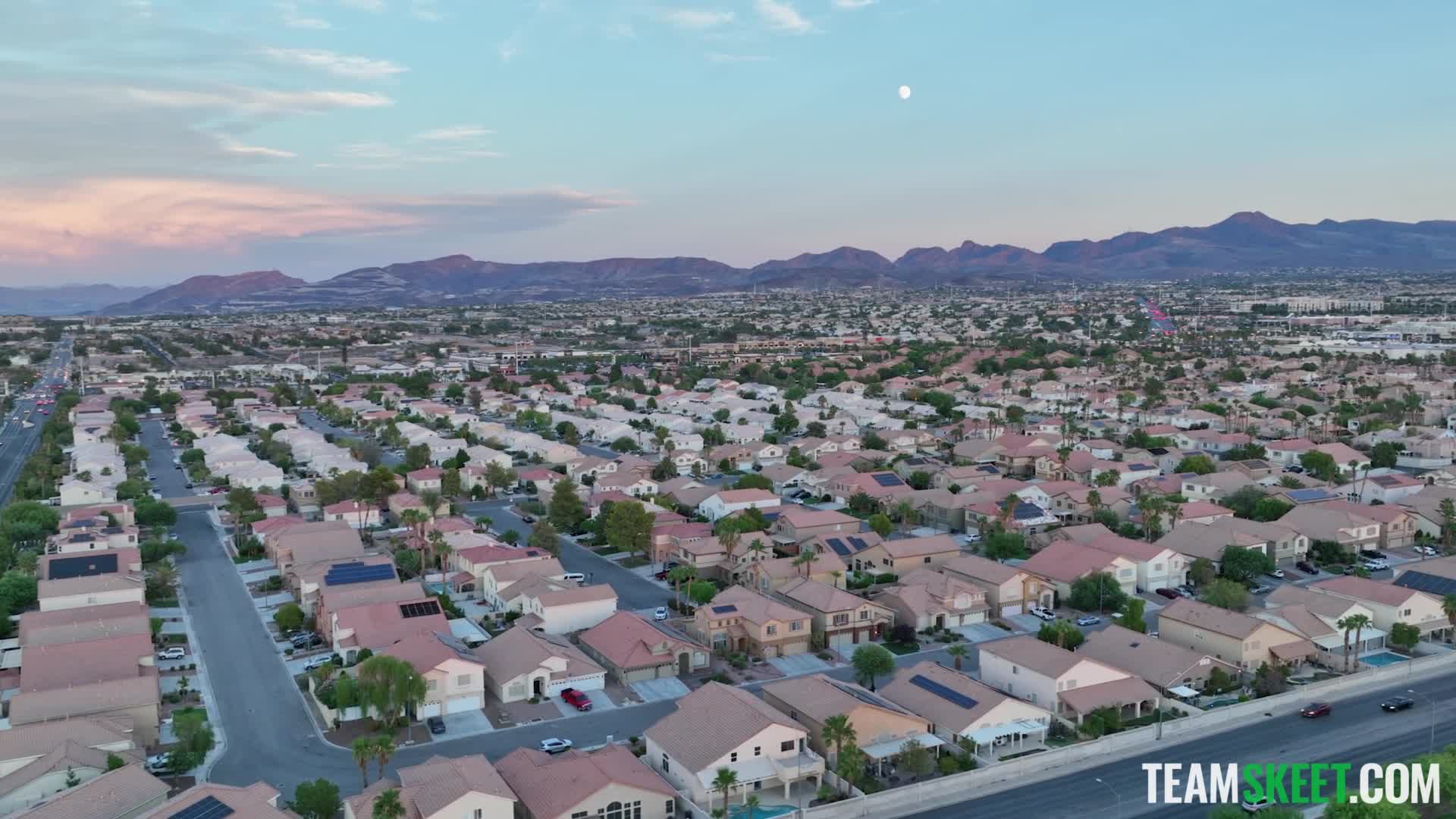 ExxxtraSmall.23.01.19.Emma.Bugg.A.Tiny.Distraction.XXX.1080p.MP4-WRB[rarbg]