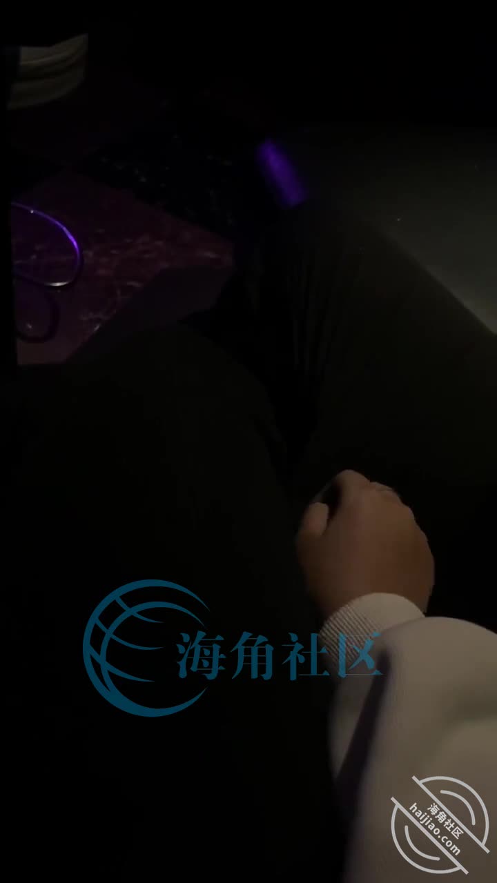 18在KTV和表哥做了一次，偷偷拍摄被发现了，为了哄表哥在宾馆又做了一次[海角_23202004]