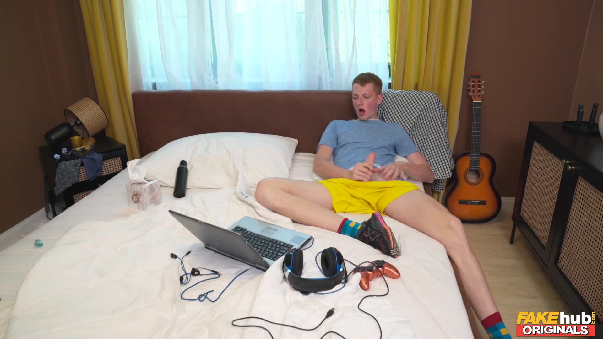 paramedic-helps-teen-with-his-erection-ForeverAloneDude