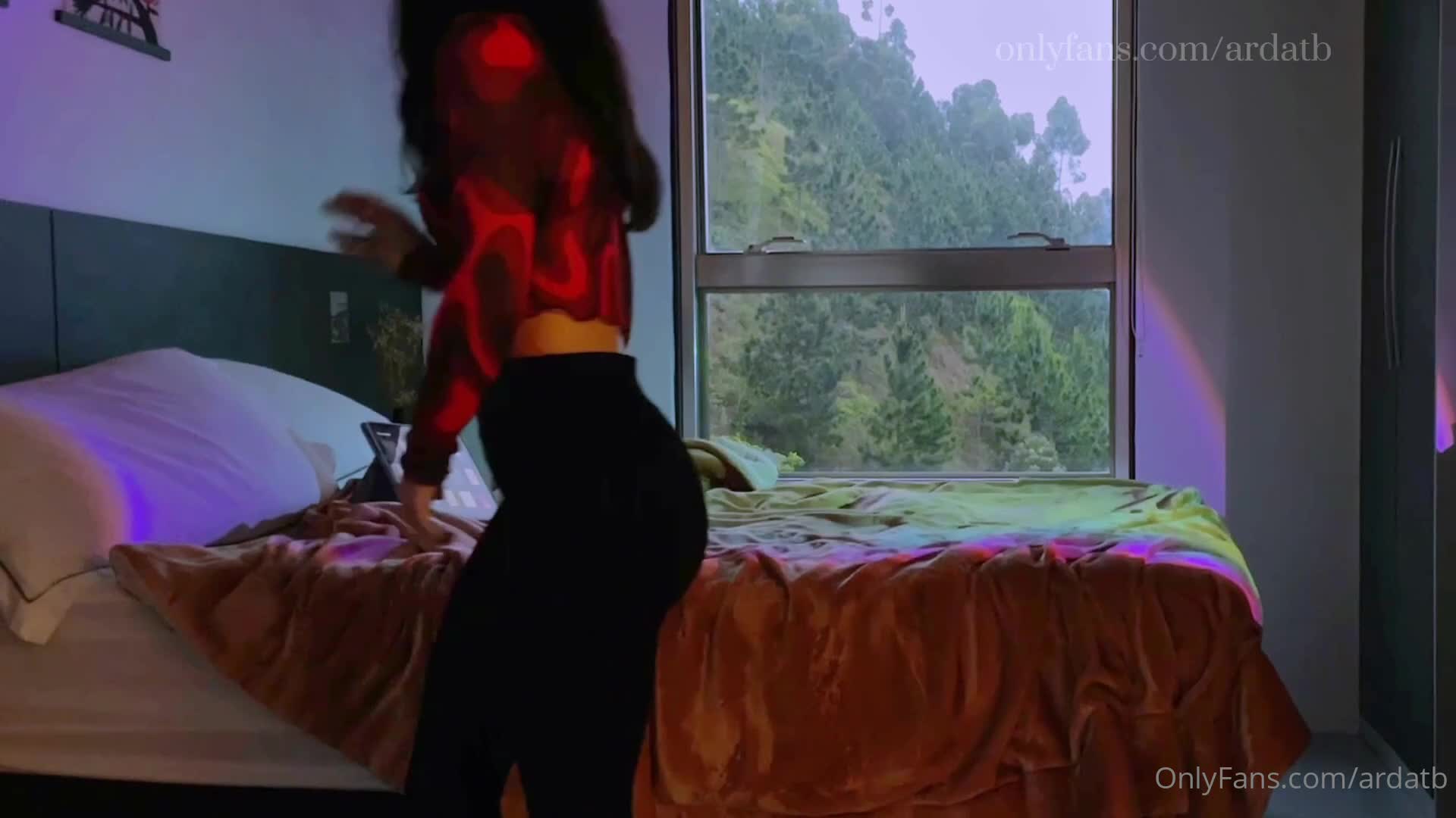 1 (22)