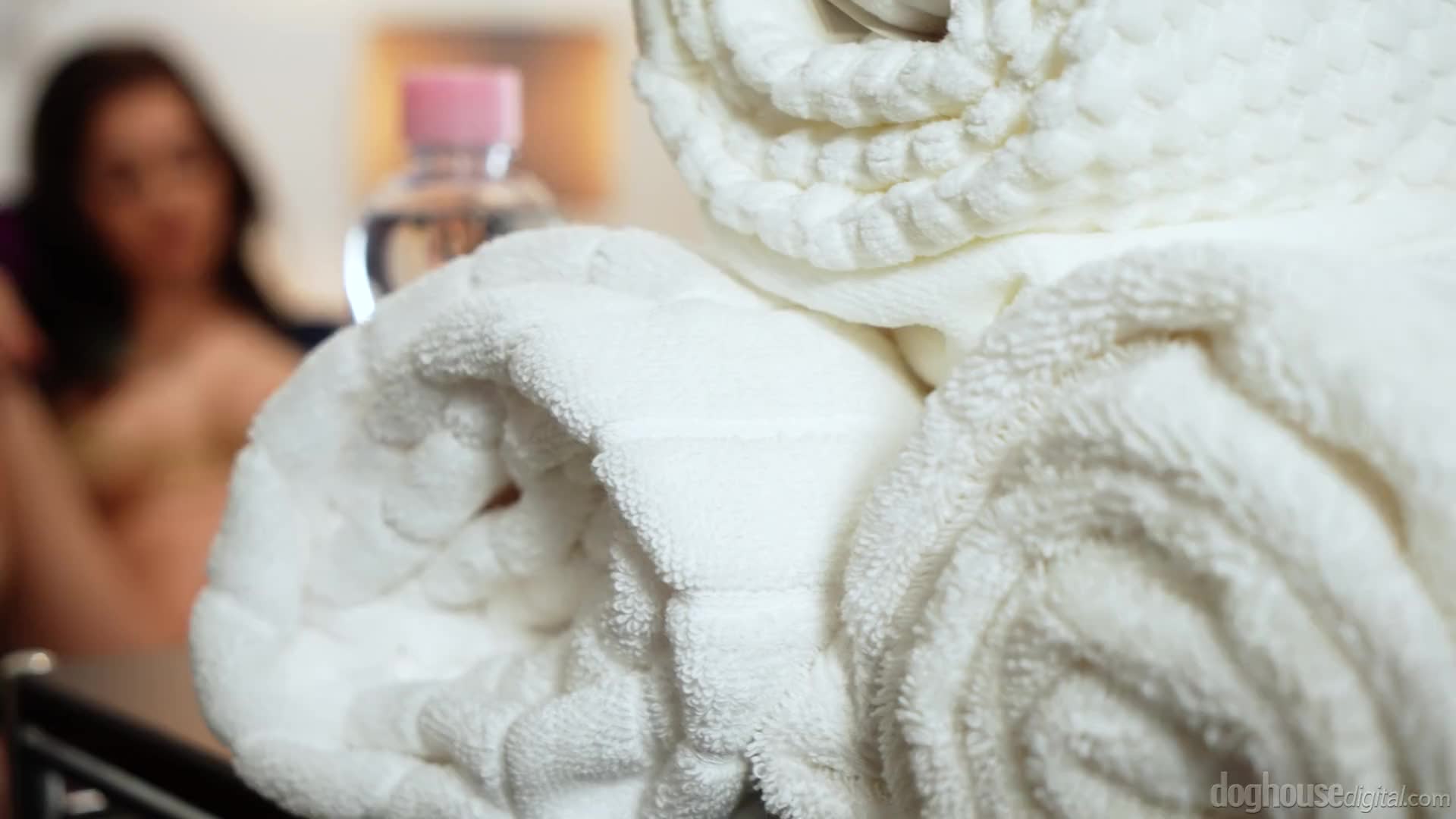 doghousedigital.22.04.06.maddy.may.full.service.massage