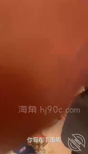 大哥在二楼带娃，趁嫂子上四楼洗手间洗衣服强上嫂子，波推，口交，口爆，舒服[我的长腿嫂子丝袜控]