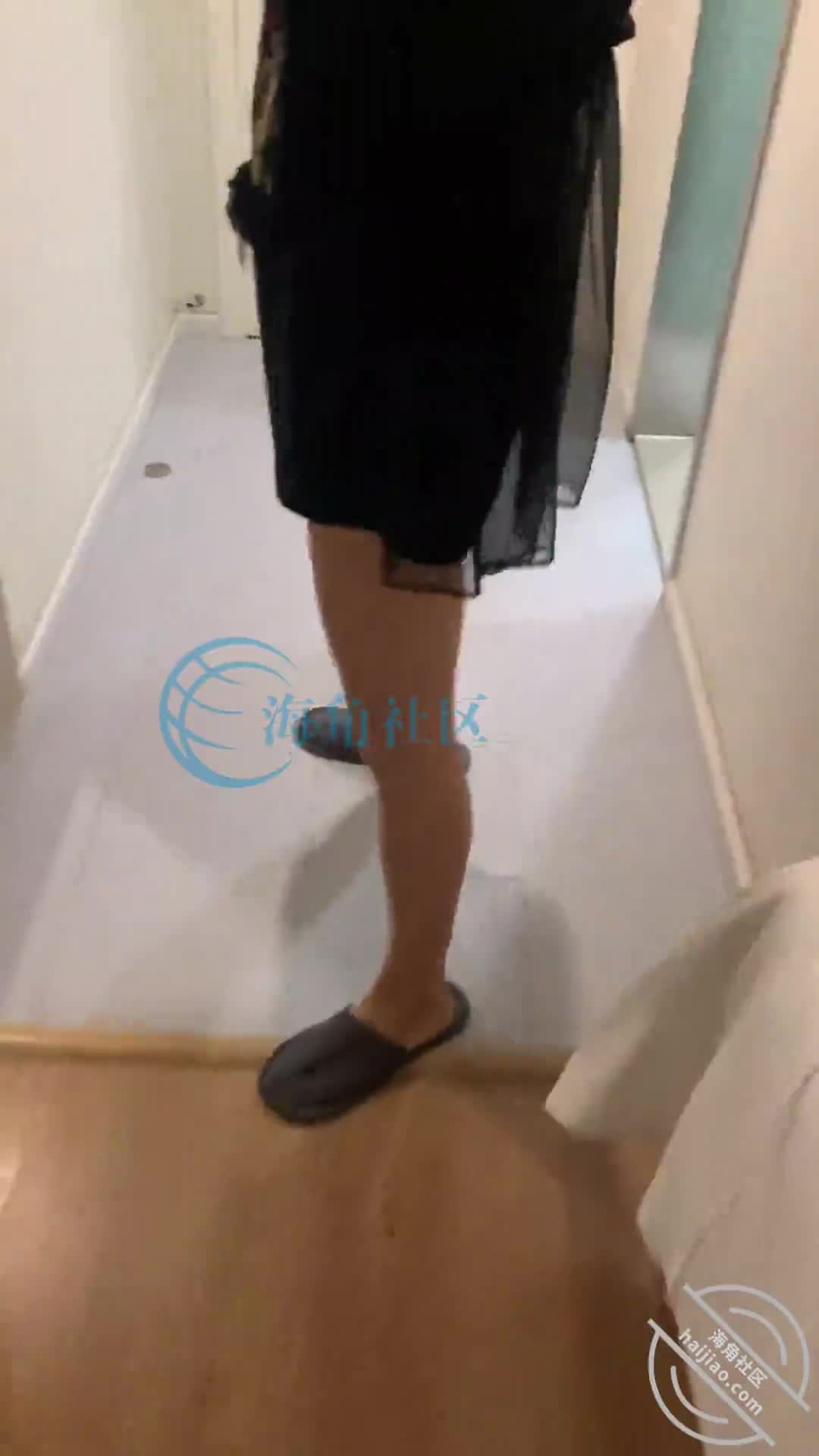 妈妈早上起床跳舞锻炼我忍不住强上了妈妈[五十路母子性爱记录]