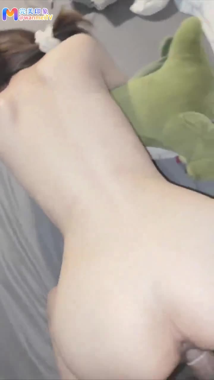 朋友女友的蜜桃臀女友就是香