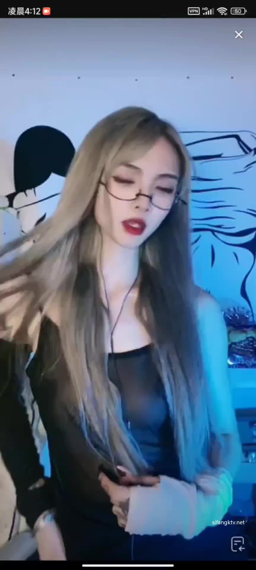 dy (779)