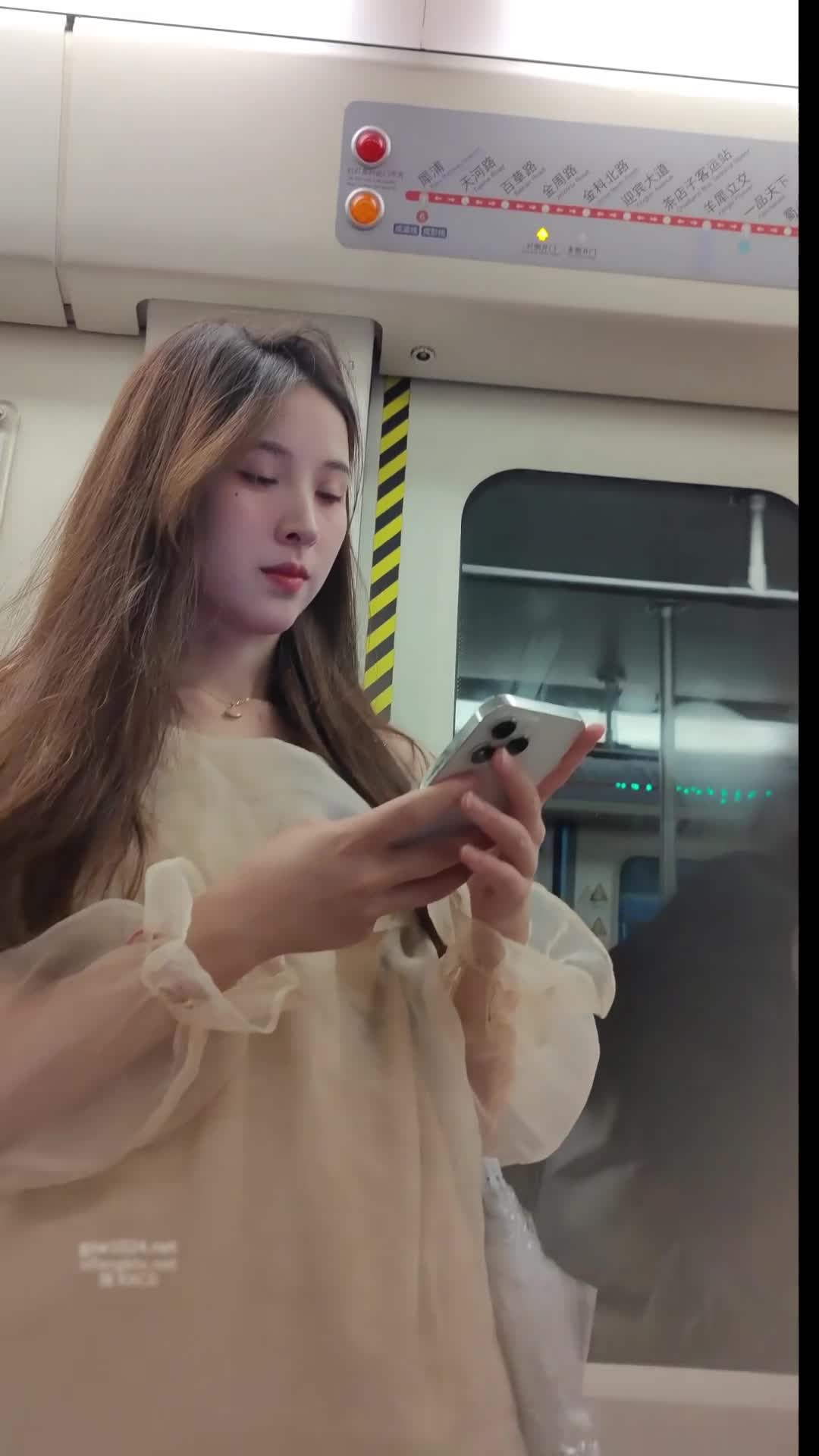 更多福利电报搜@HTHUB (8).mp4