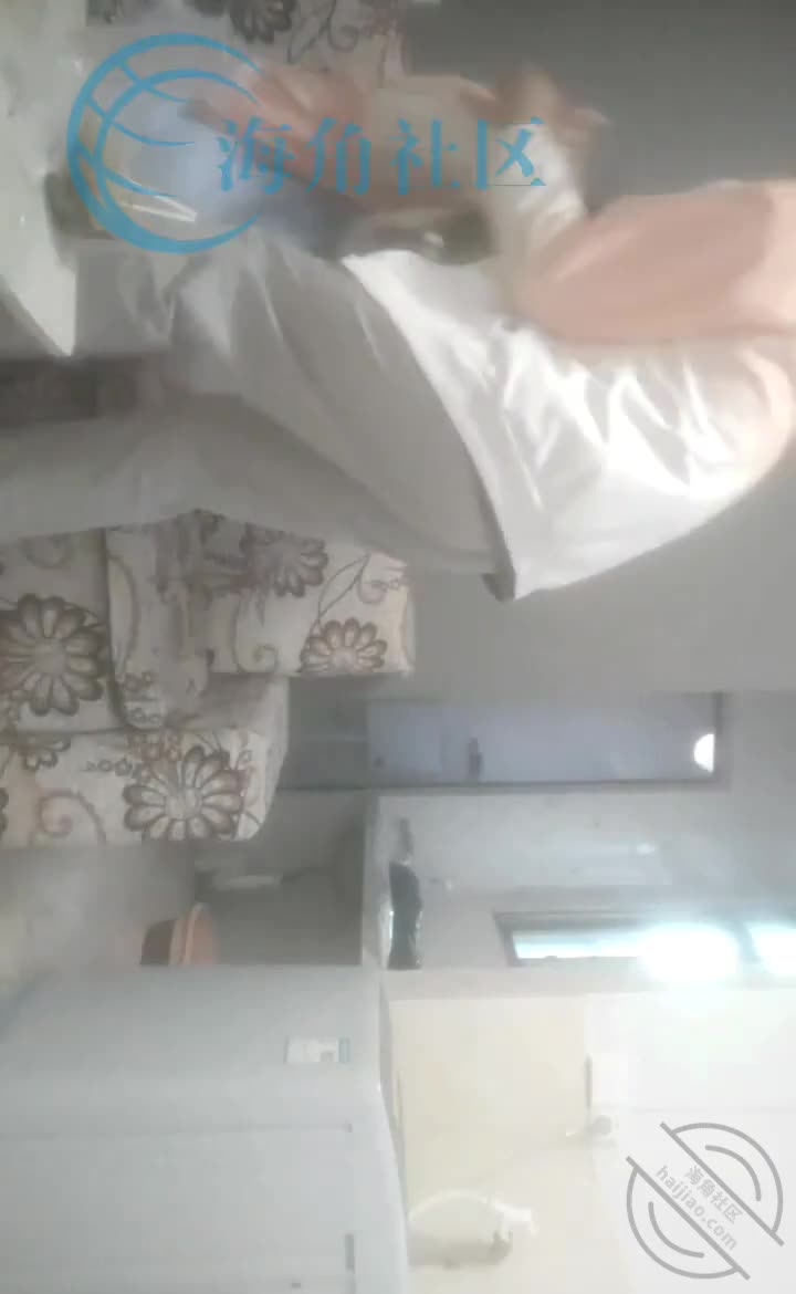 趁爸妈不在家，我把刚刚成年的萝莉妹妹给强奸了，射了两次[看见表姐就想操]