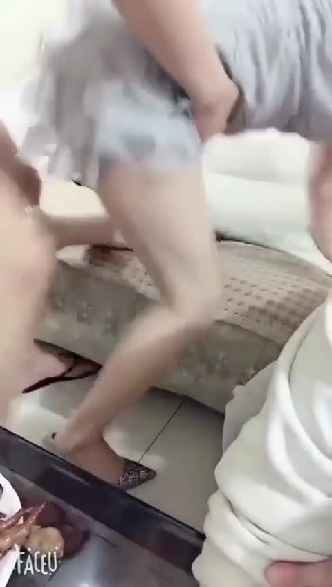 给力剧情，兄弟喝多了我上来就把嫂子给操了 完整版看置顶进内群观看