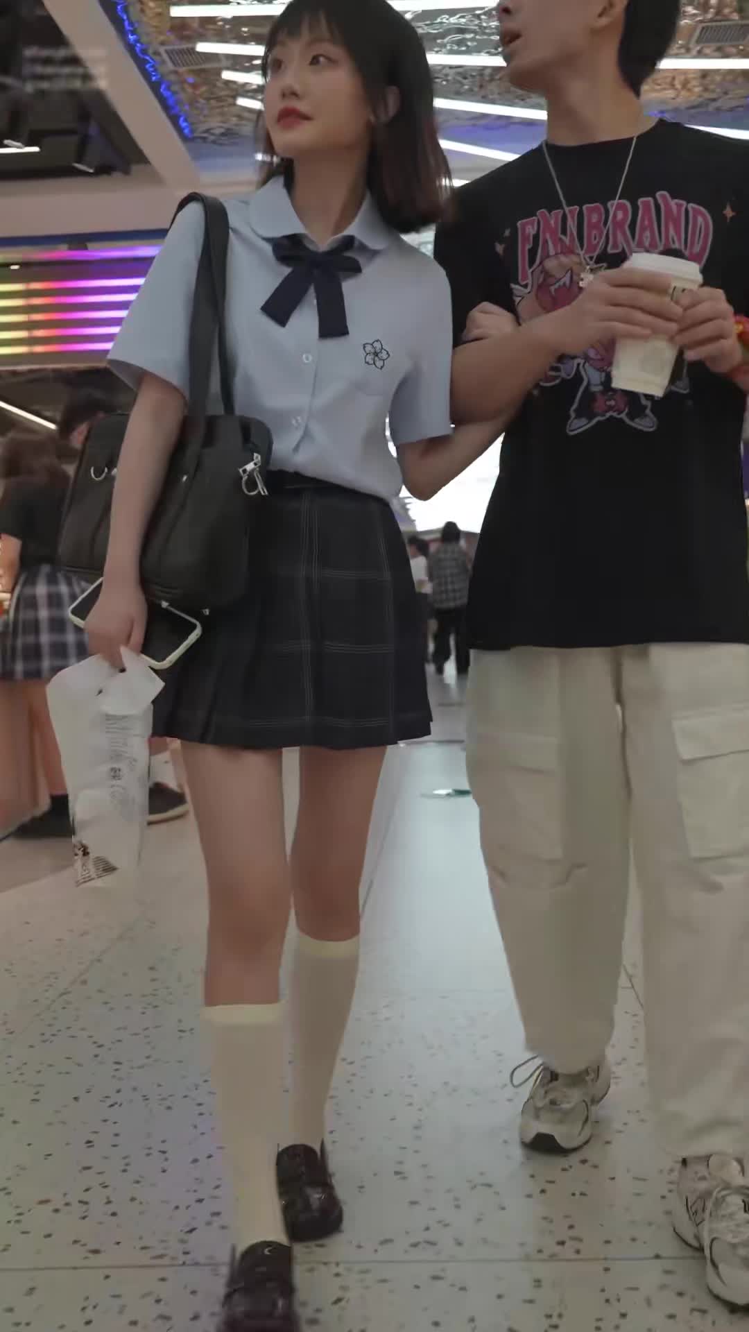 更多福利电报搜@HTHUB (1).mp4