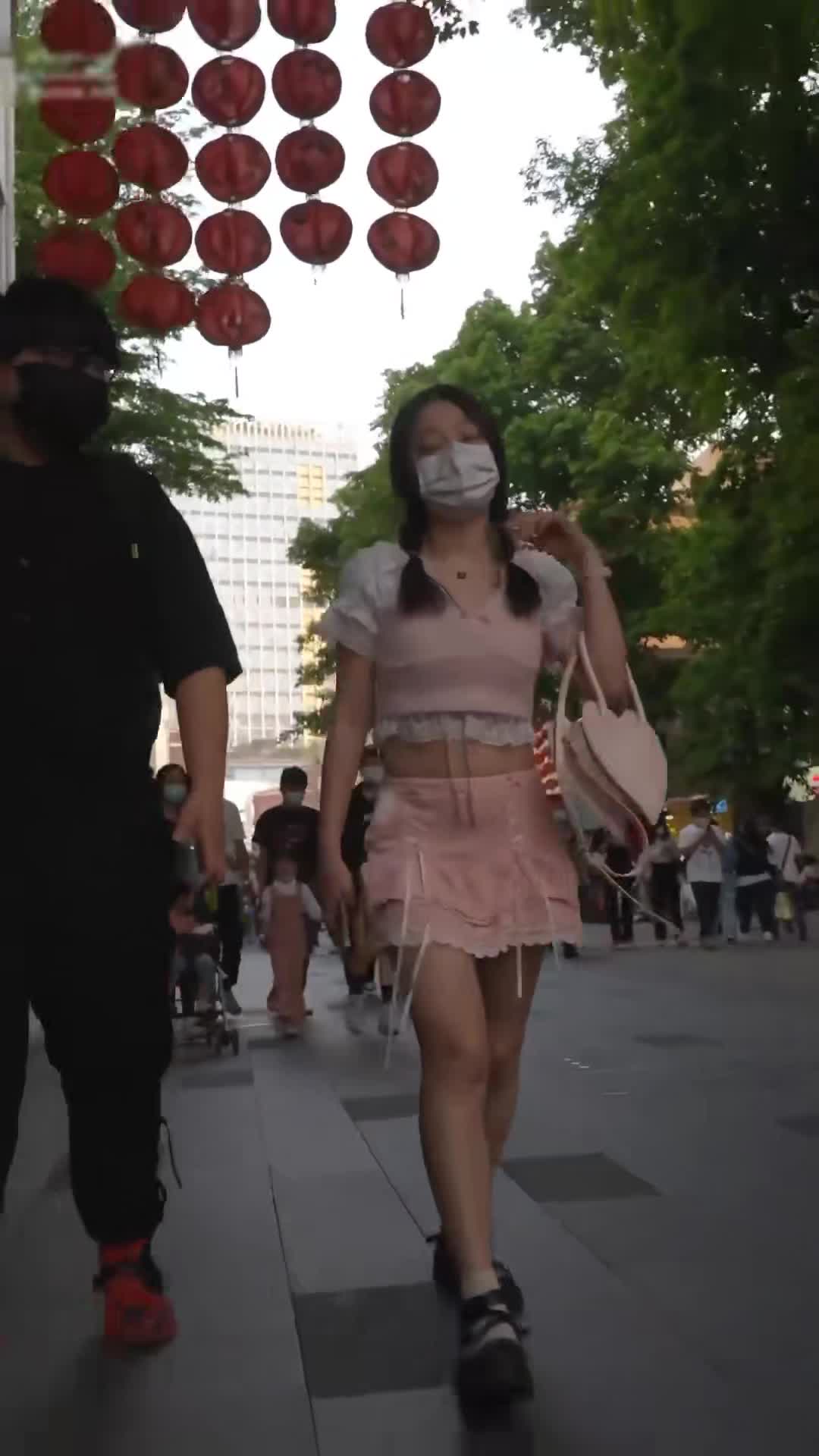 【偷拍自拍】抄底高中生黑丝少女10