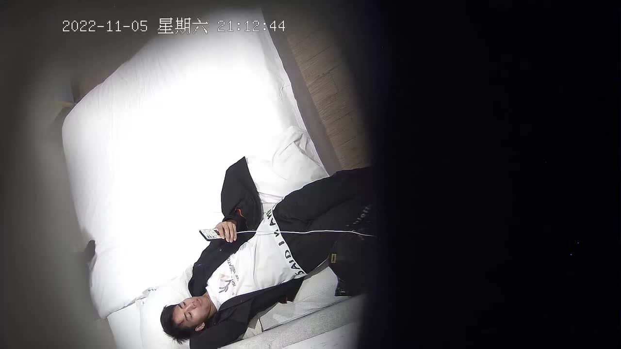 酒店摄像头偷拍 女人不骚男人不操 小伙和极品颜值美女啪啪
请认准 @Tp360 频道