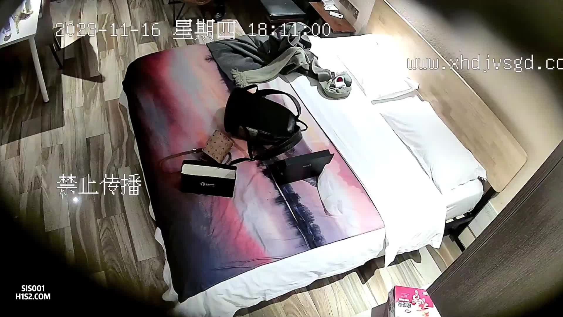 校园系列-身材高挑的甜美高颜值学生妹，和学长打了俩炮
请认准 @Tp360 频道