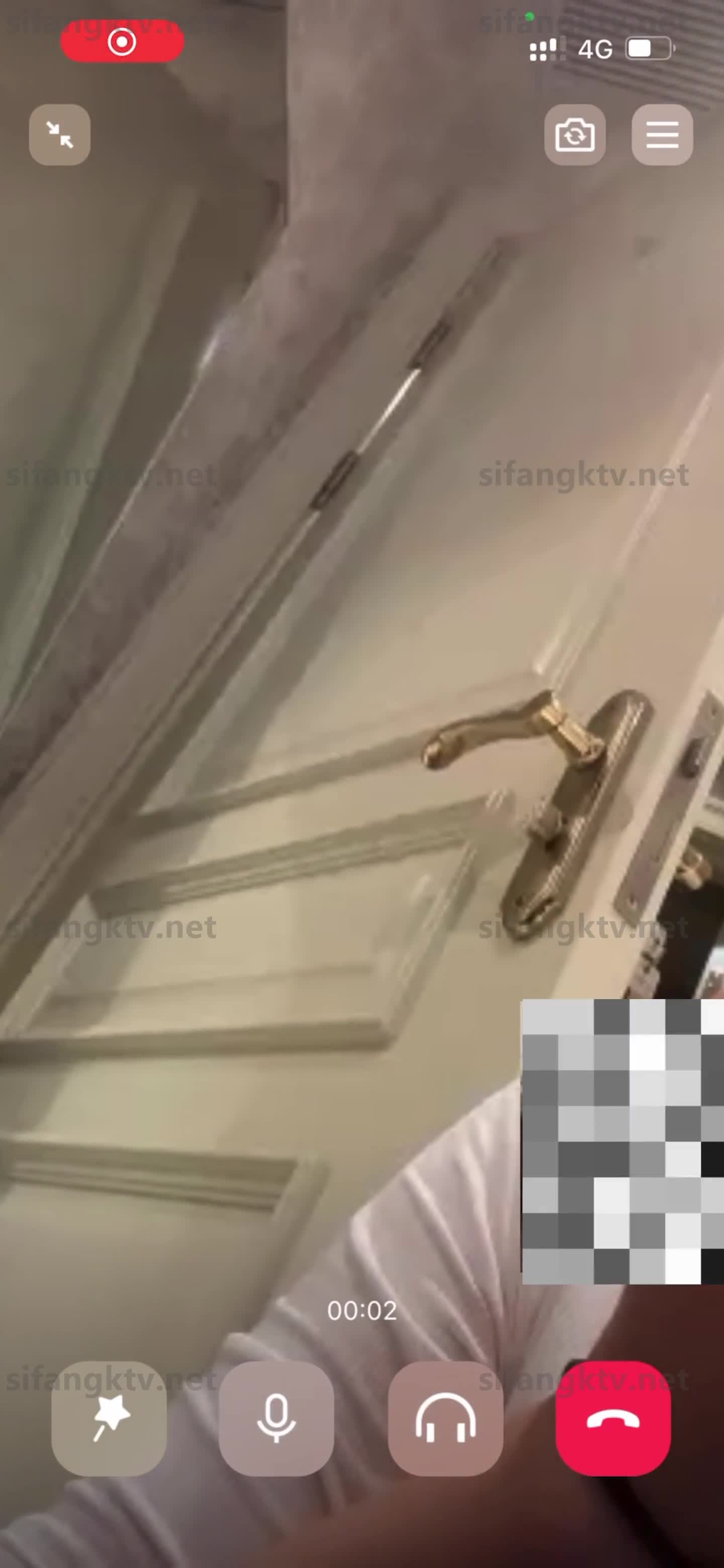 一对一 抠逼露奶 微露脸.mp4