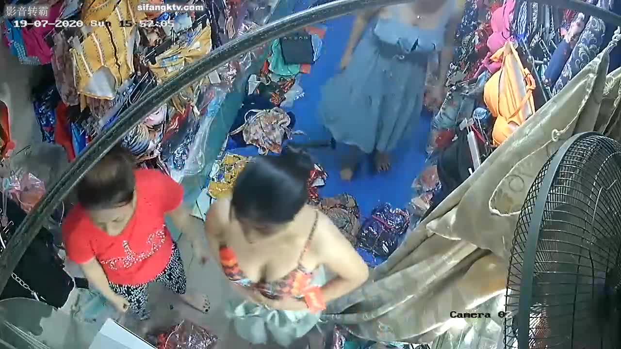 B3493 破解摄像头❤️摄像头上帝视角抓拍泳装店女顾客试穿泳衣合集