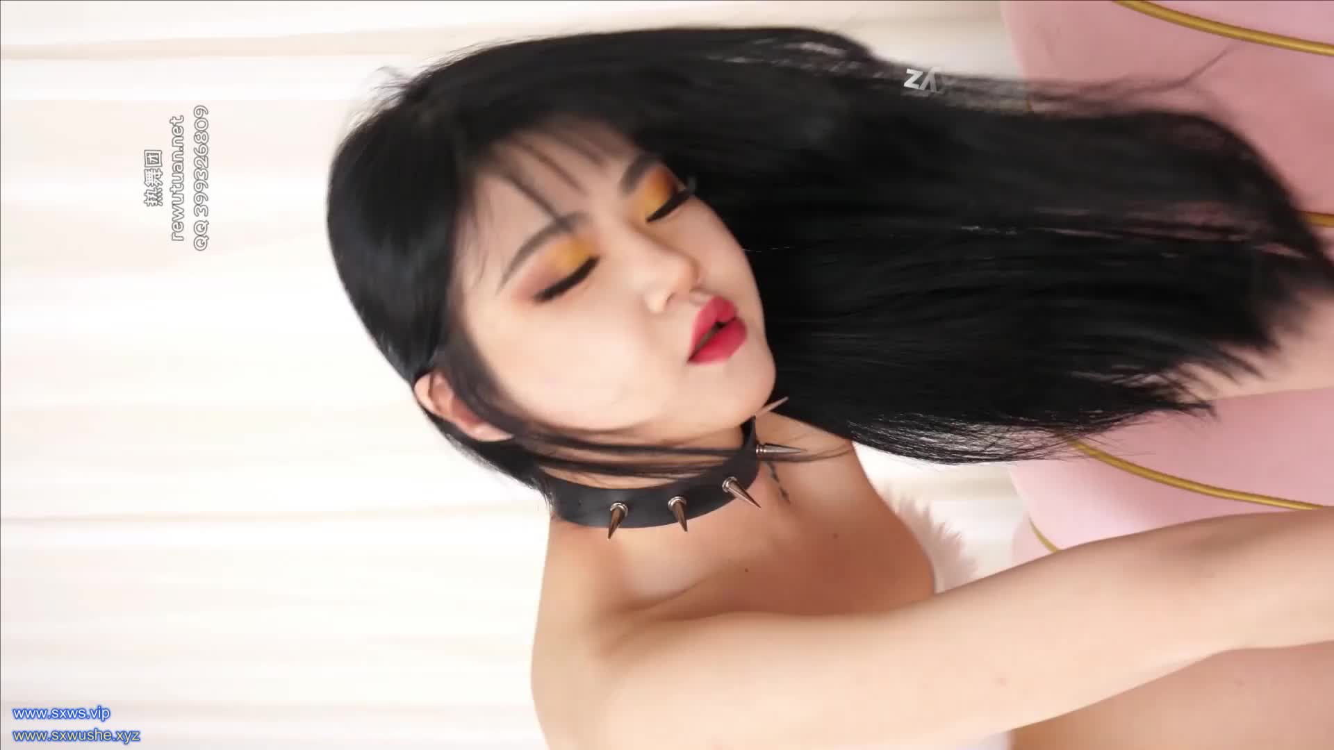 (3)