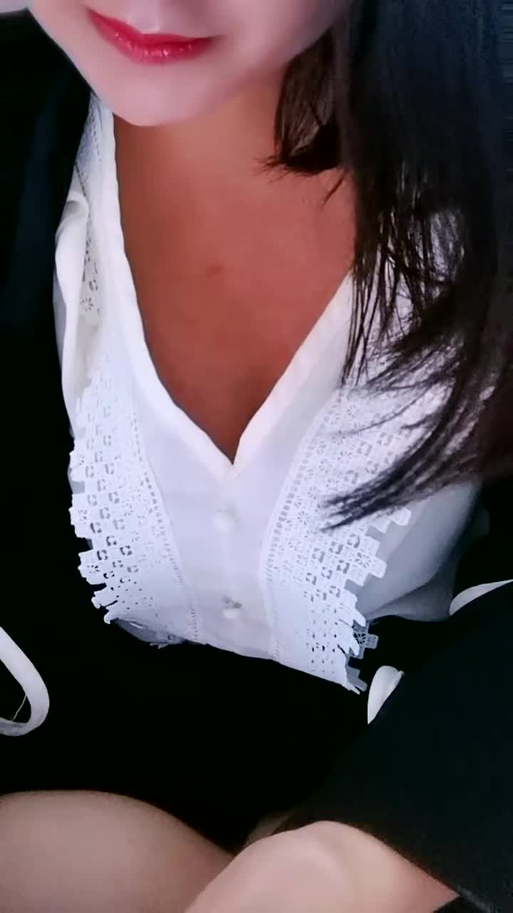  (11)