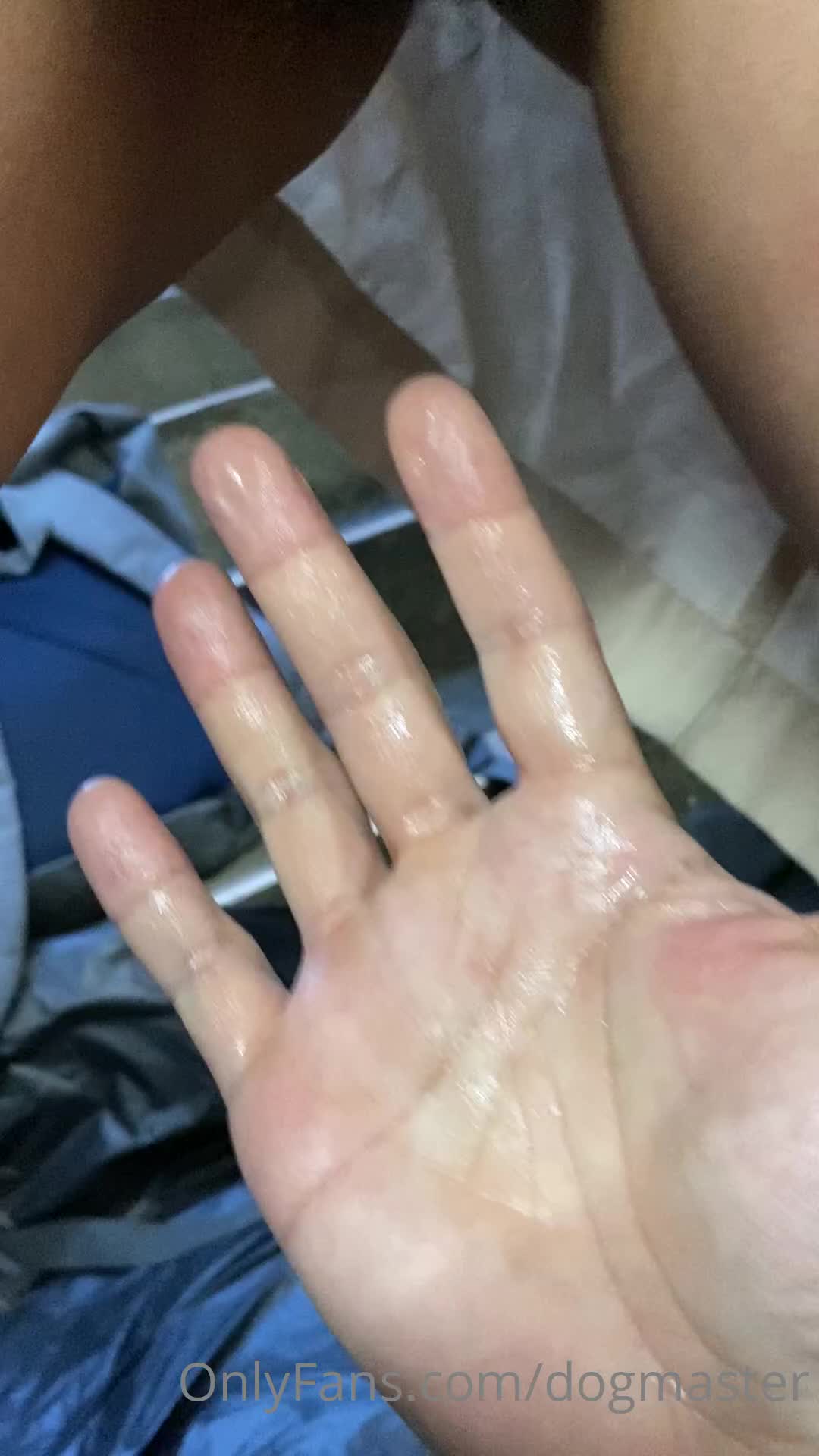 V100