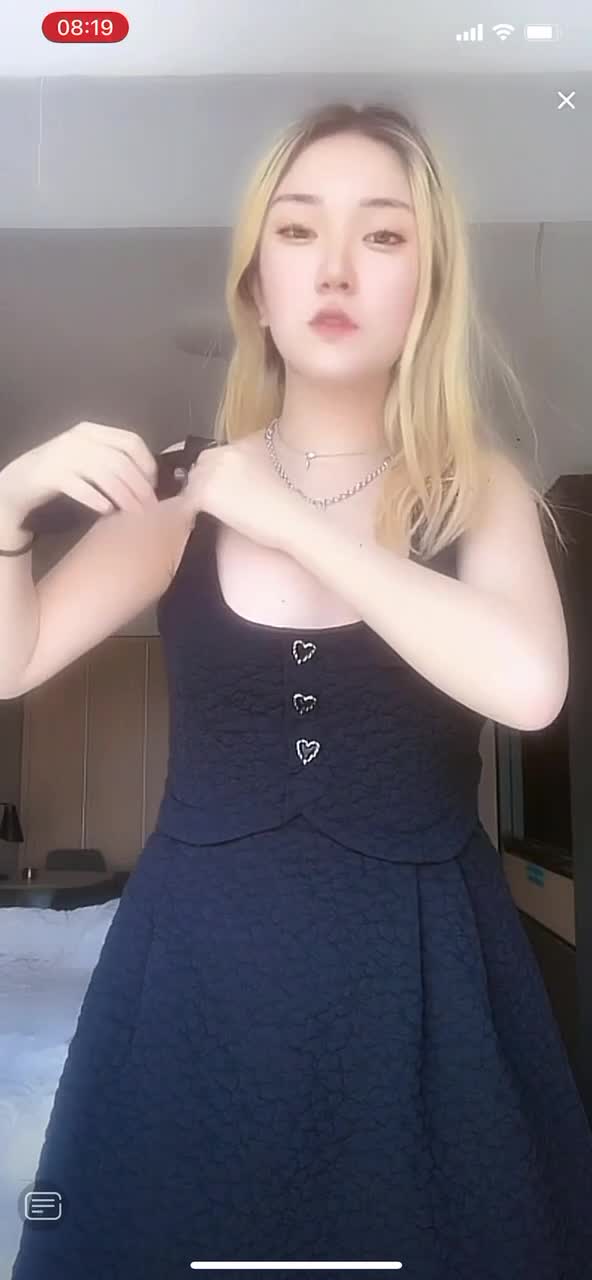 5_6125065359180433059.MP4