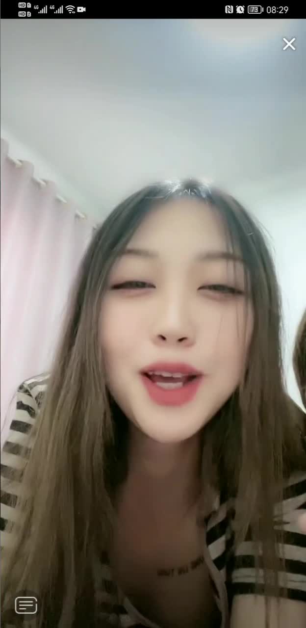 YEzstSNCPf (5).MP4