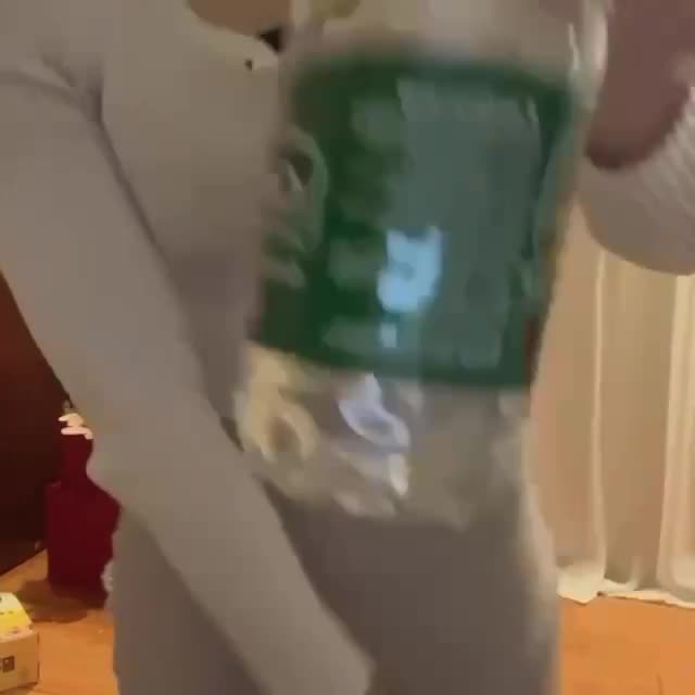 给大家表演个 矿泉水夹阴毛