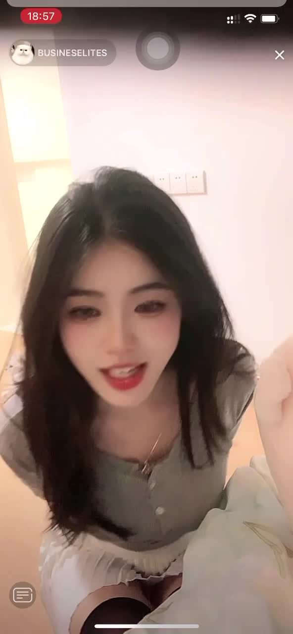 5_6125065359180432827.MP4